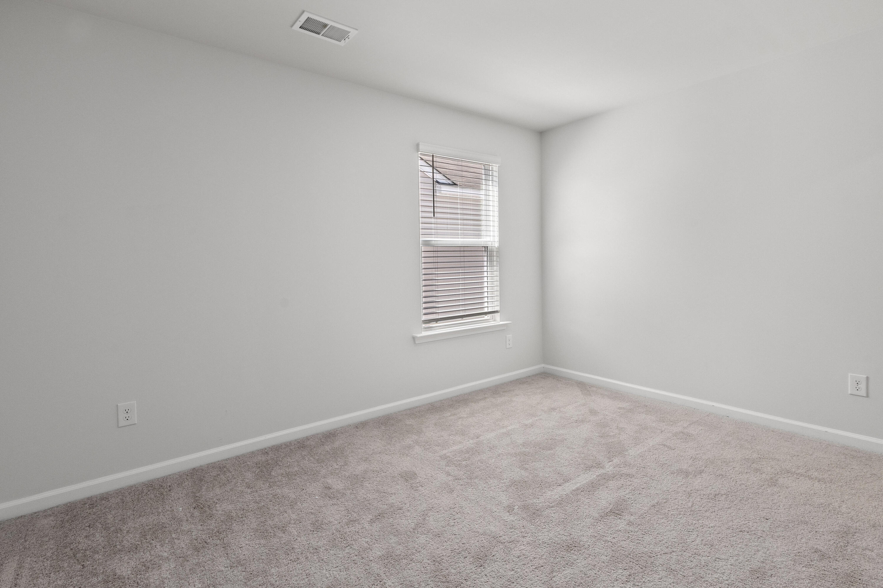 186 Cloverleaf Street