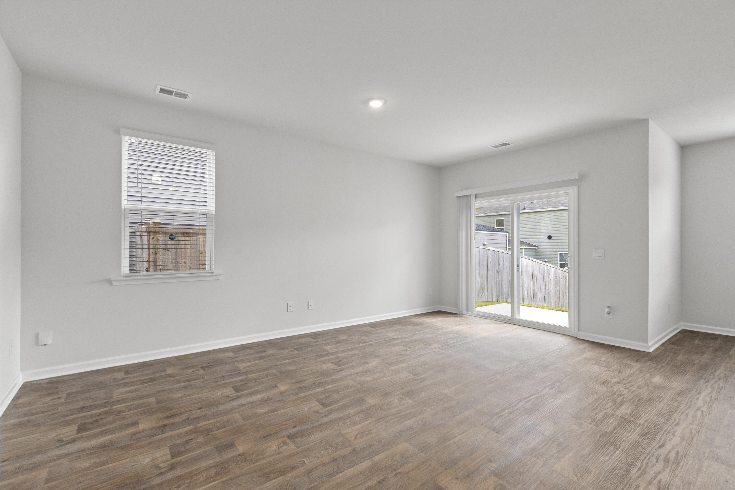 186 Cloverleaf Street