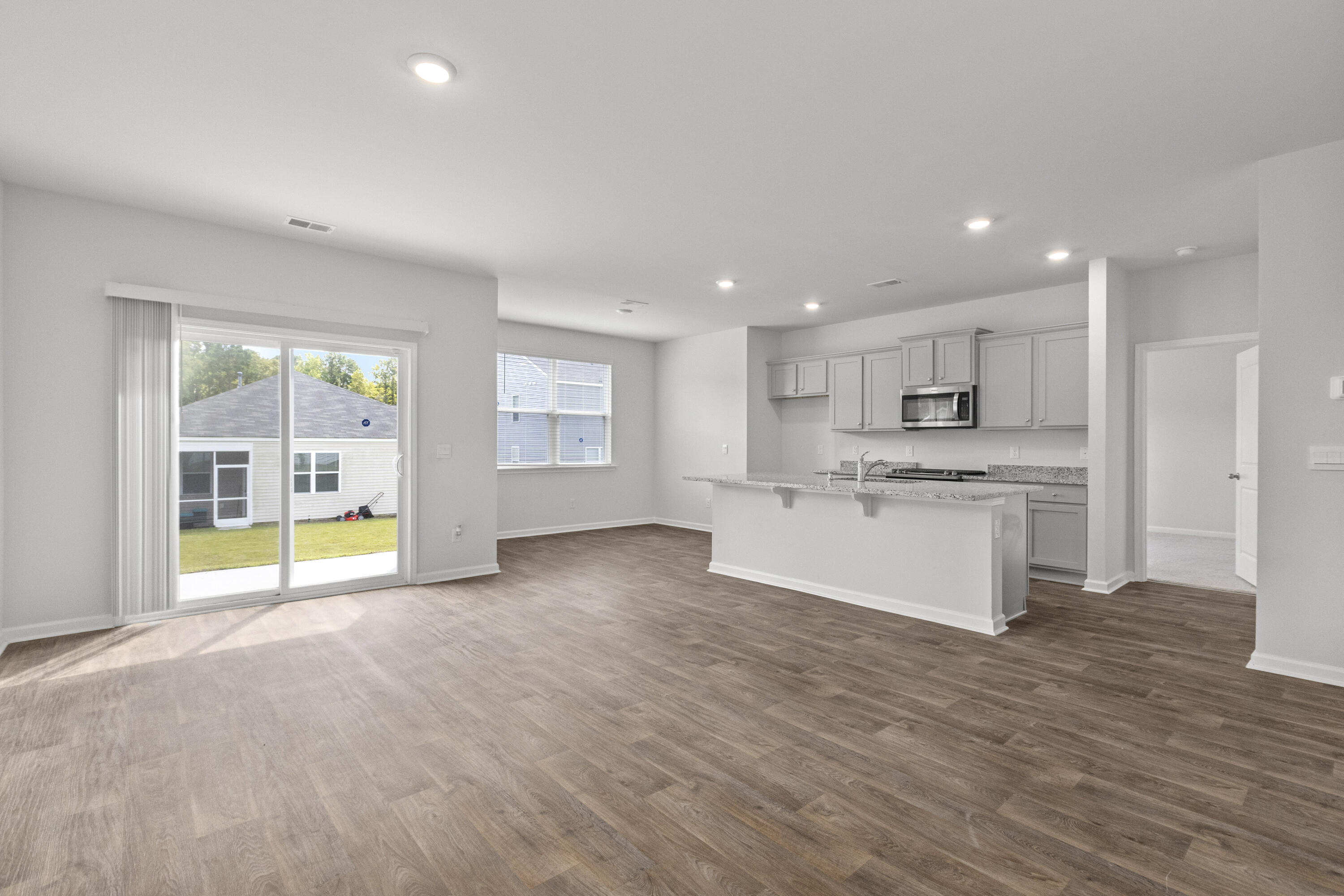 186 Cloverleaf Street