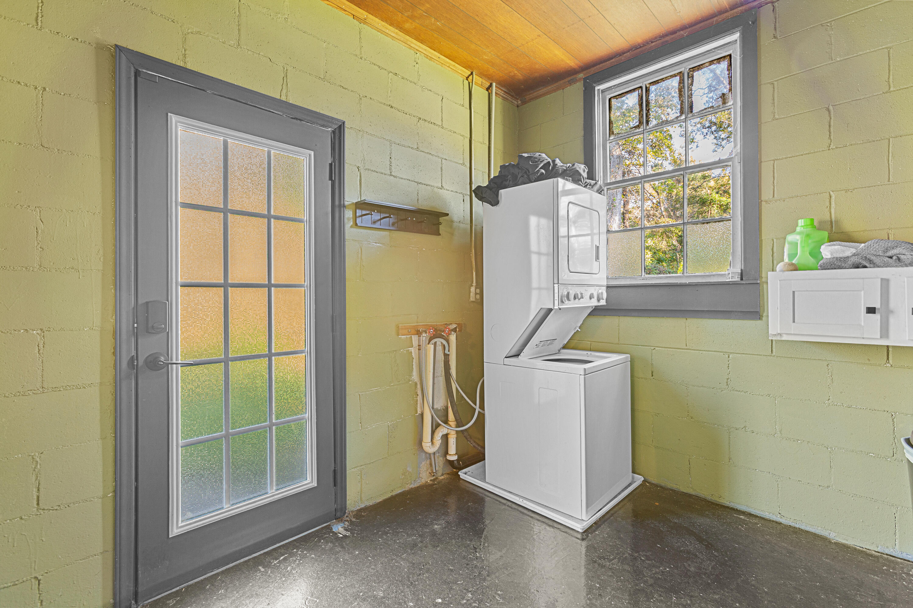 8329 Charleston Highway