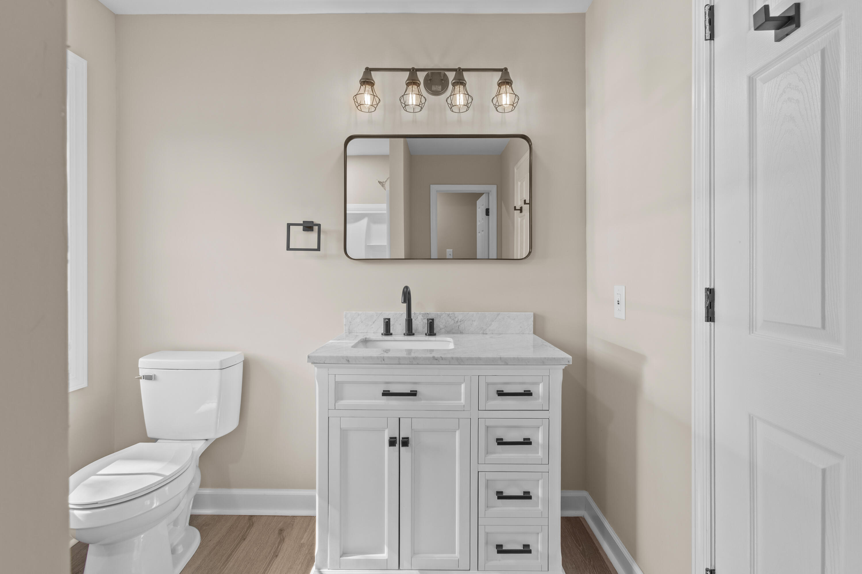 5253 Jefferies Highway