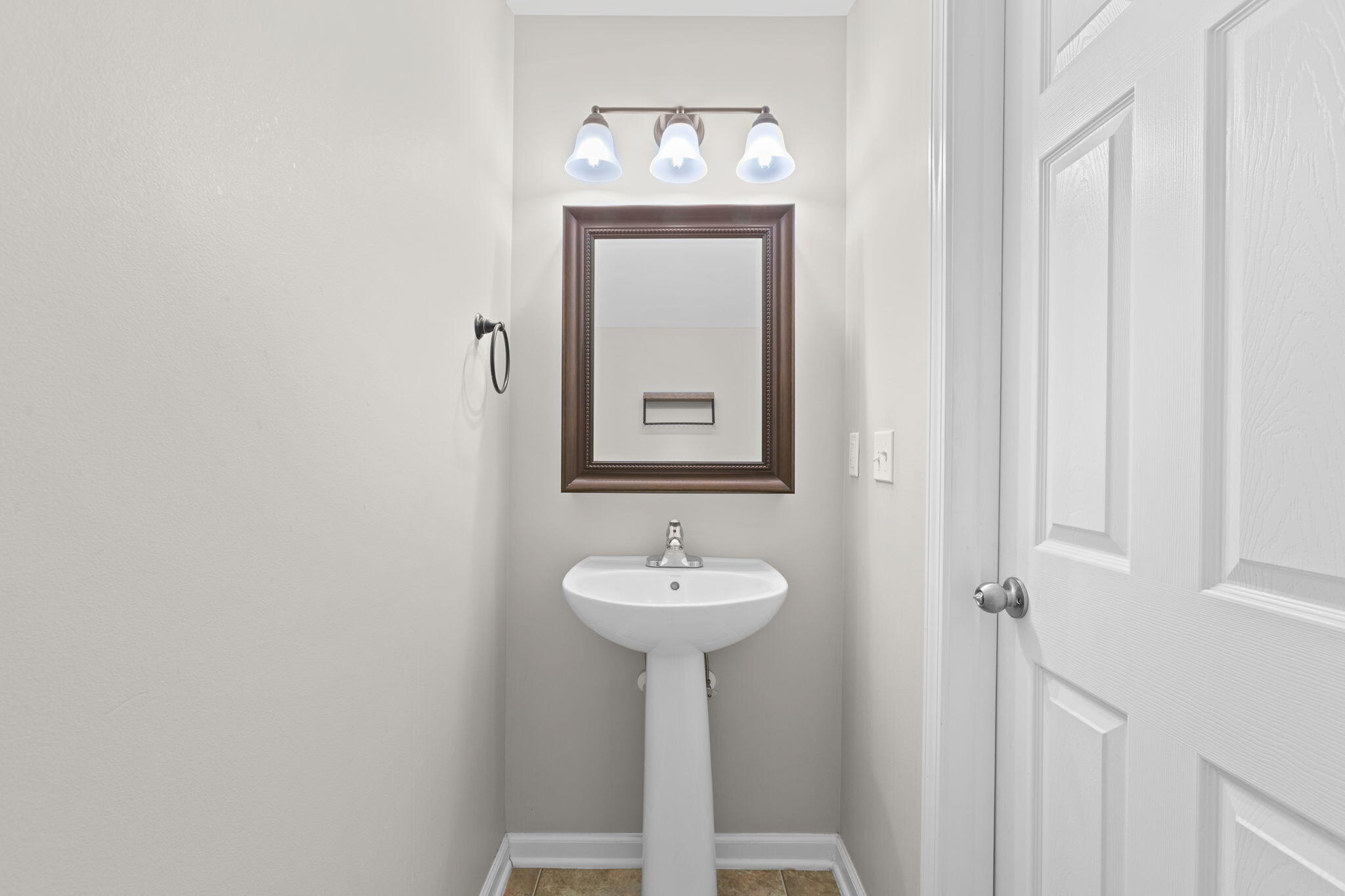 821 Hemingway Circle