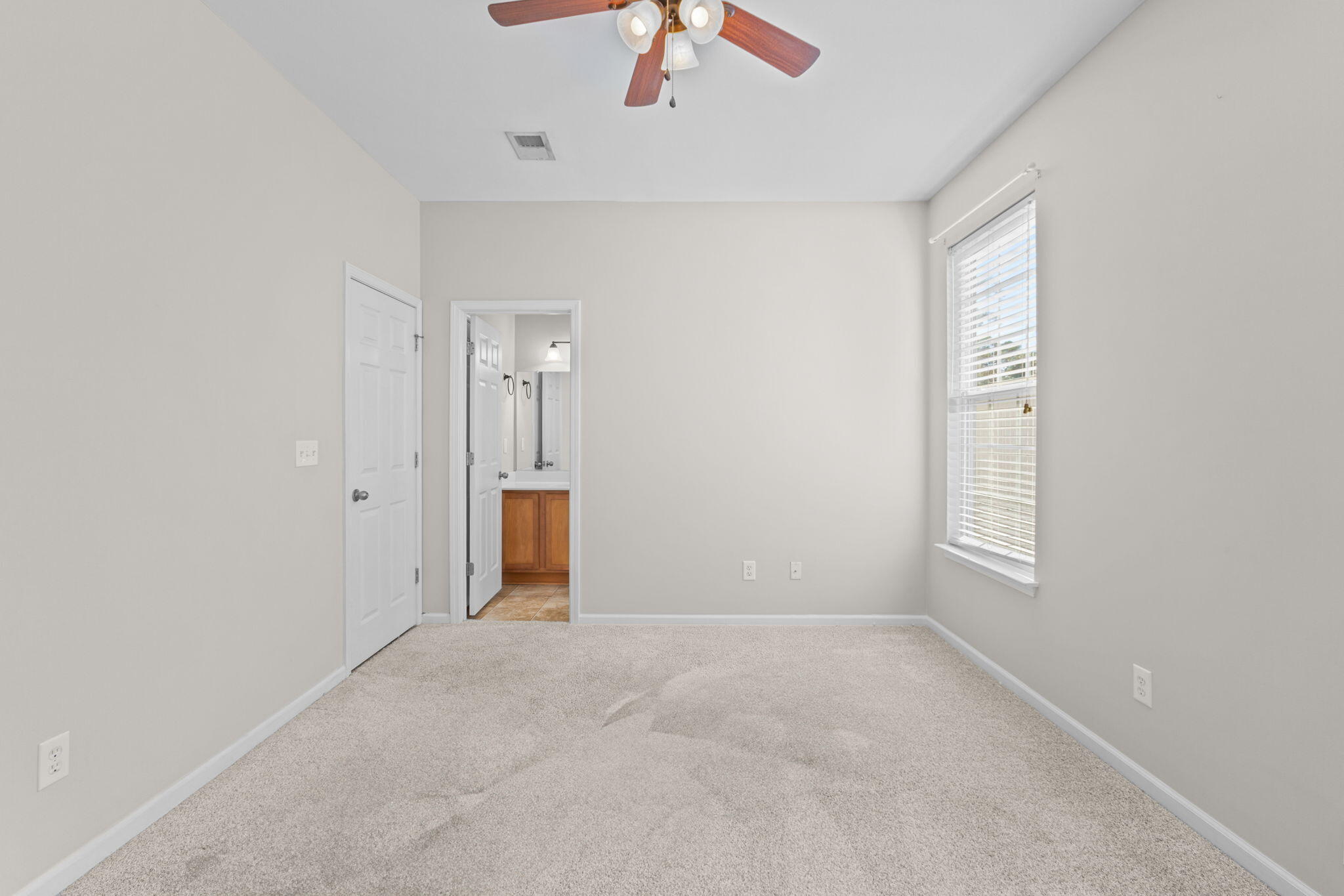 821 Hemingway Circle