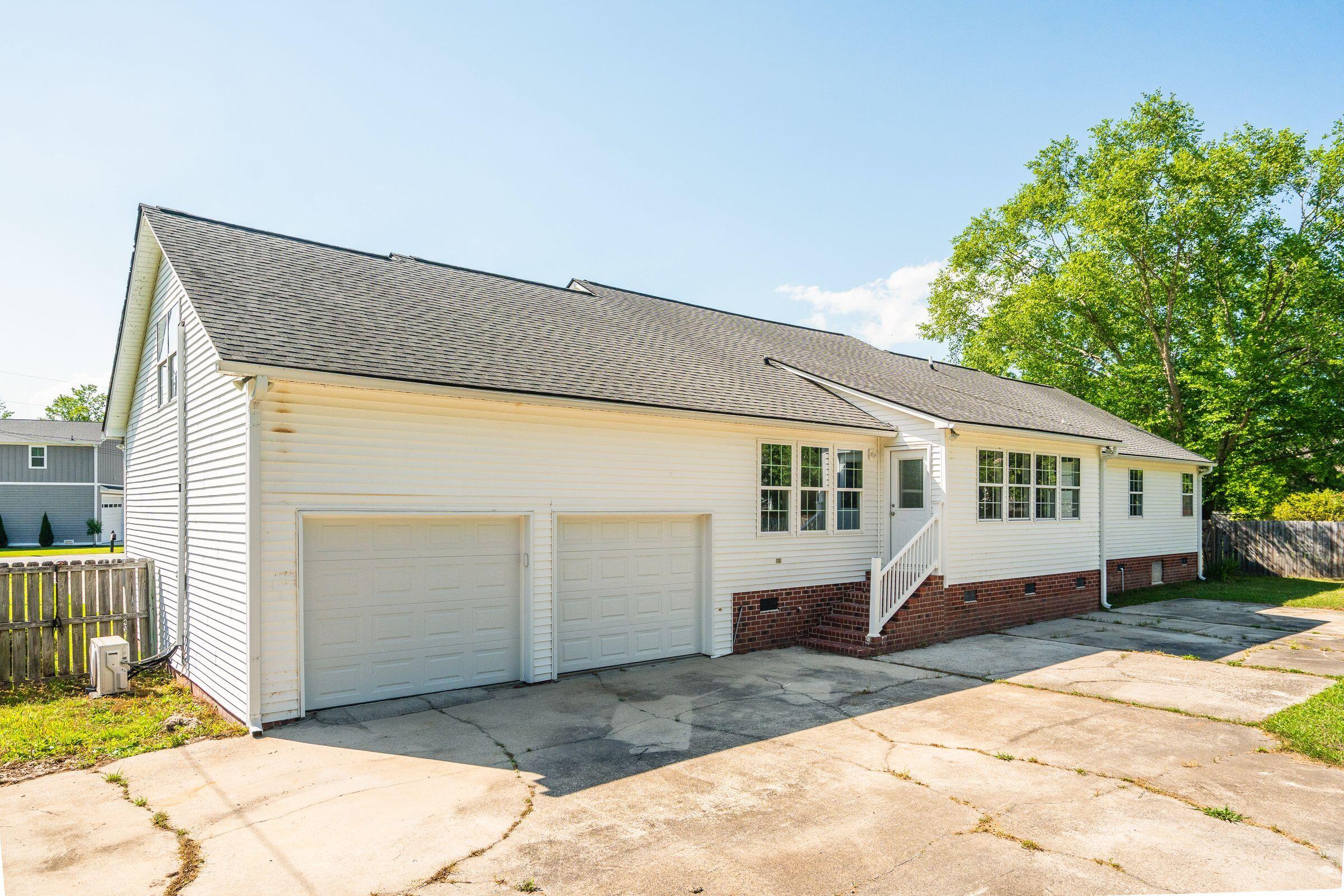 1004 Magnolia Lane