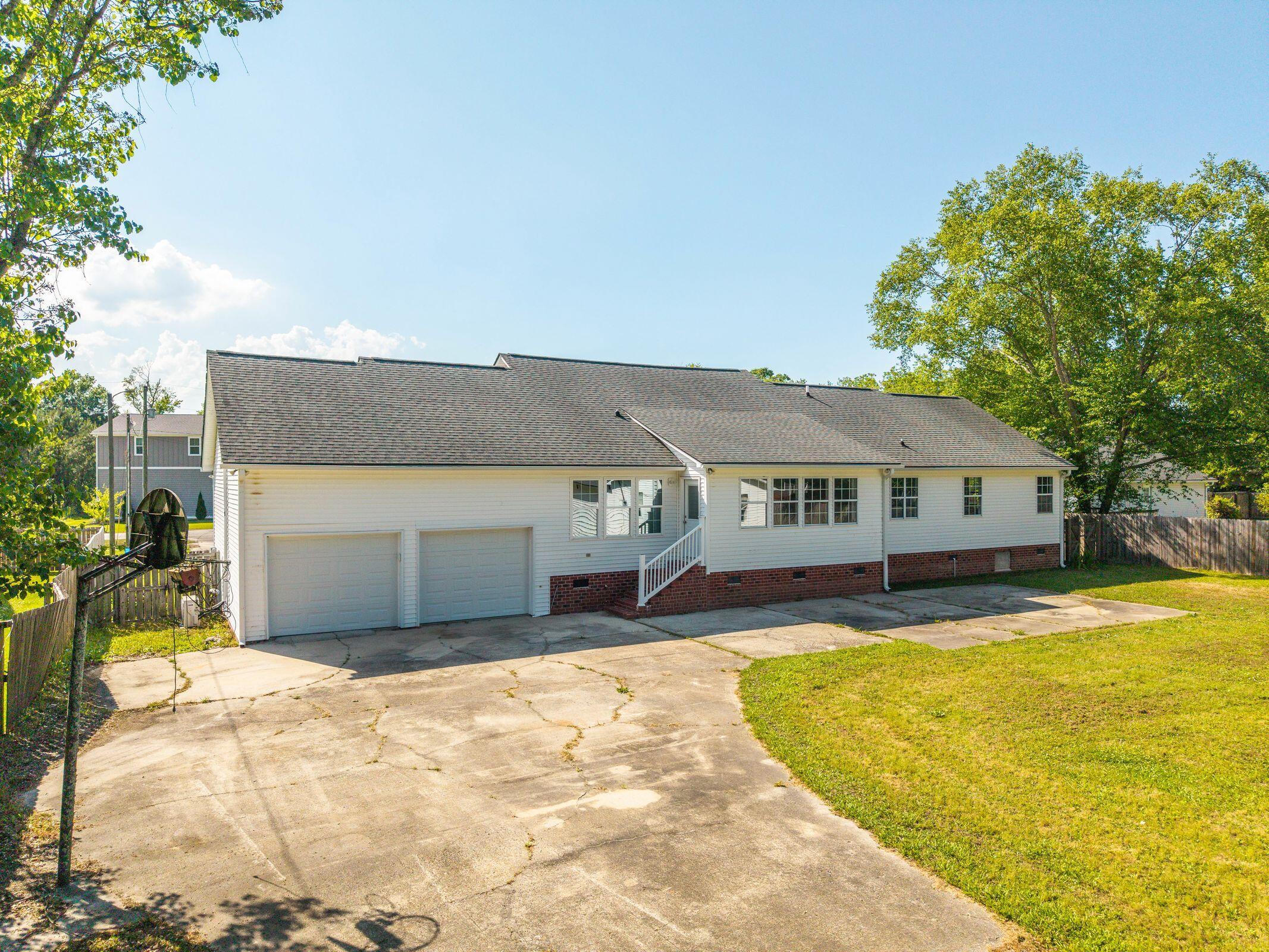 1004 Magnolia Lane