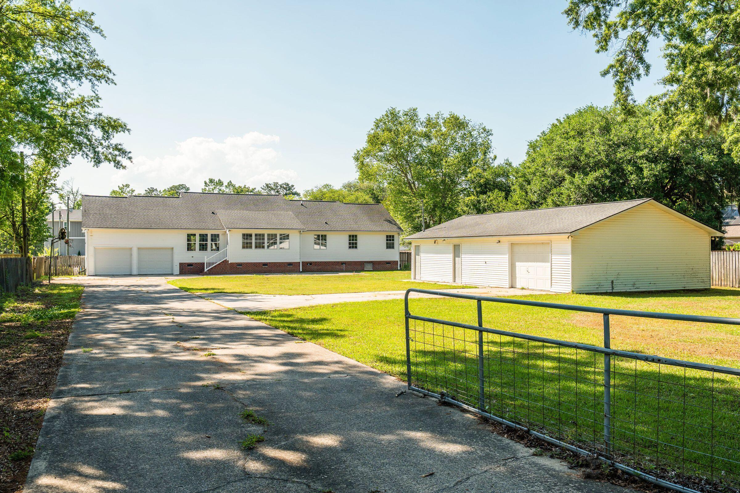 1004 Magnolia Lane