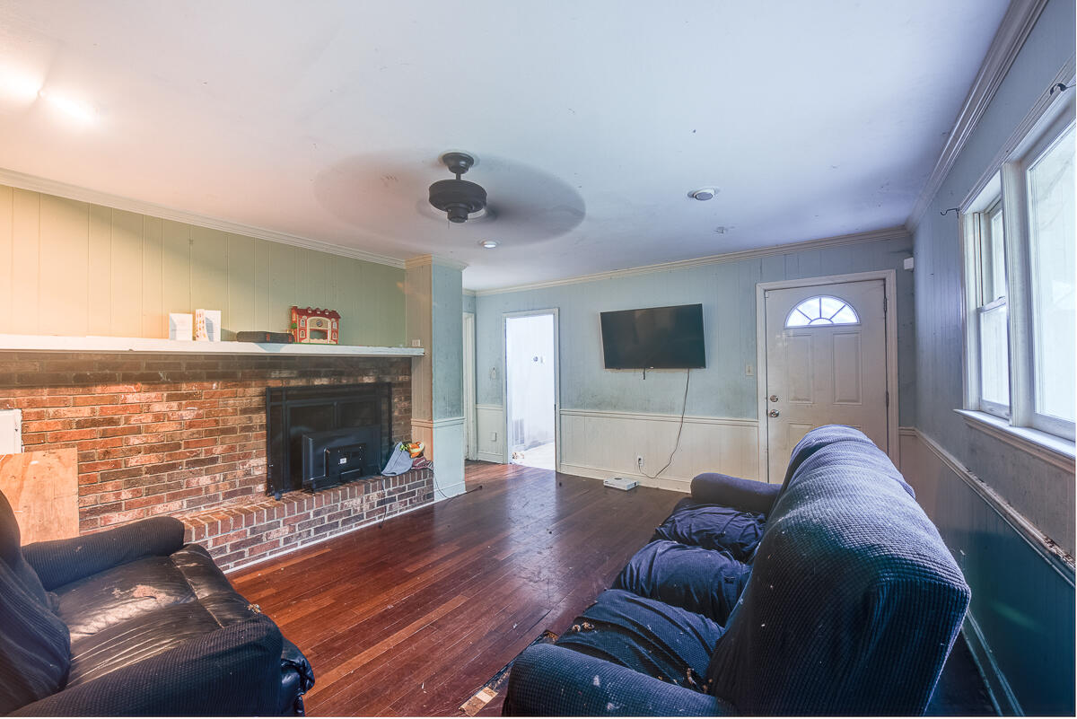 938 Sherwood Circle