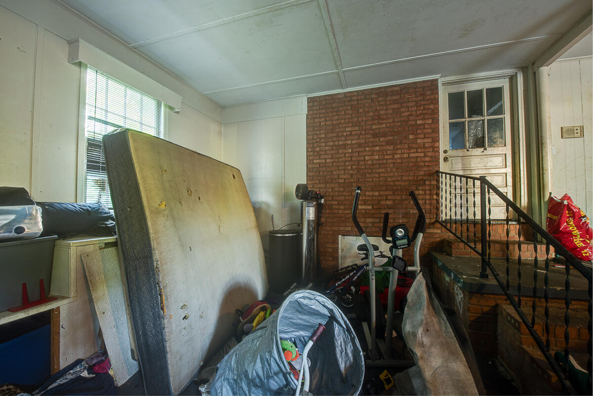 938 Sherwood Circle
