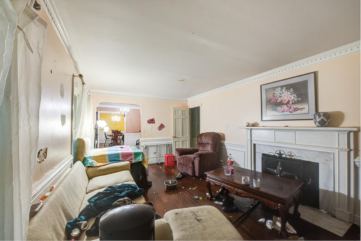 938 Sherwood Circle
