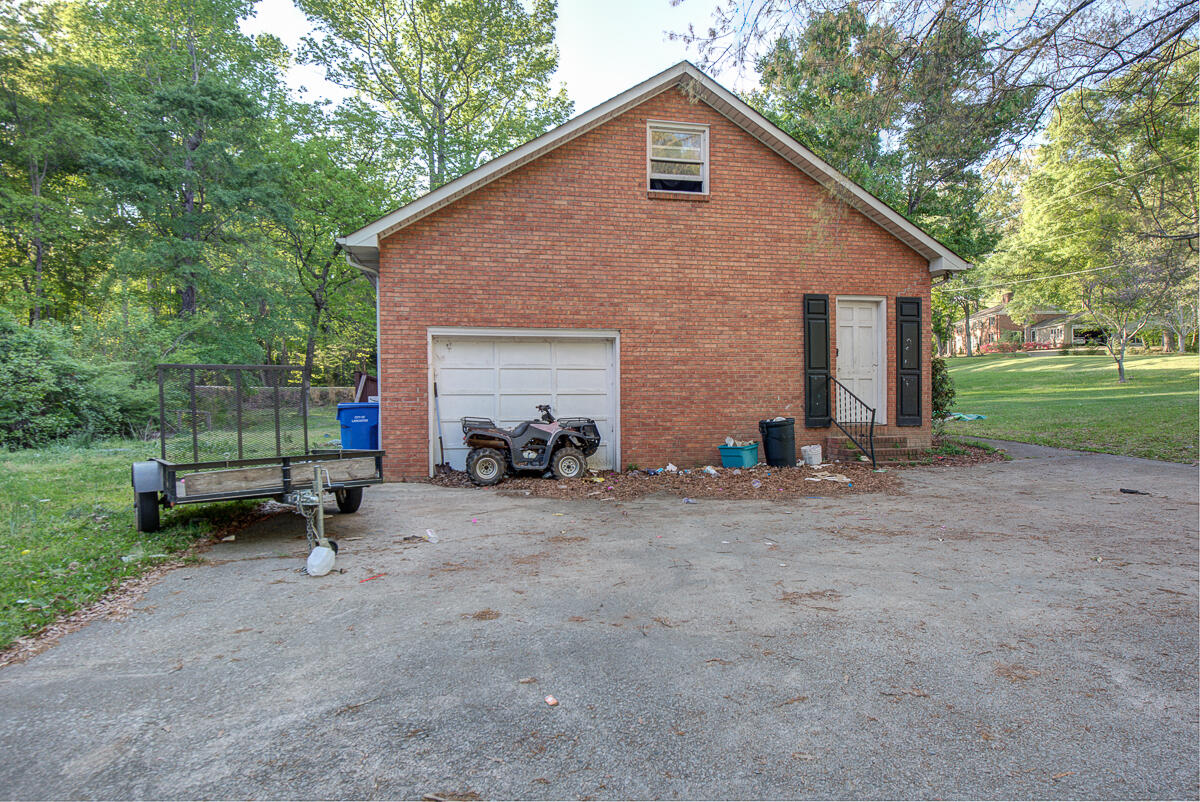938 Sherwood Circle