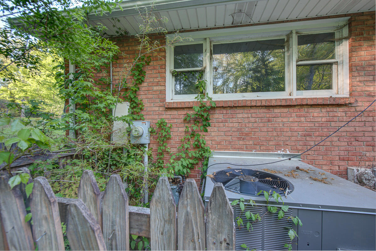 938 Sherwood Circle