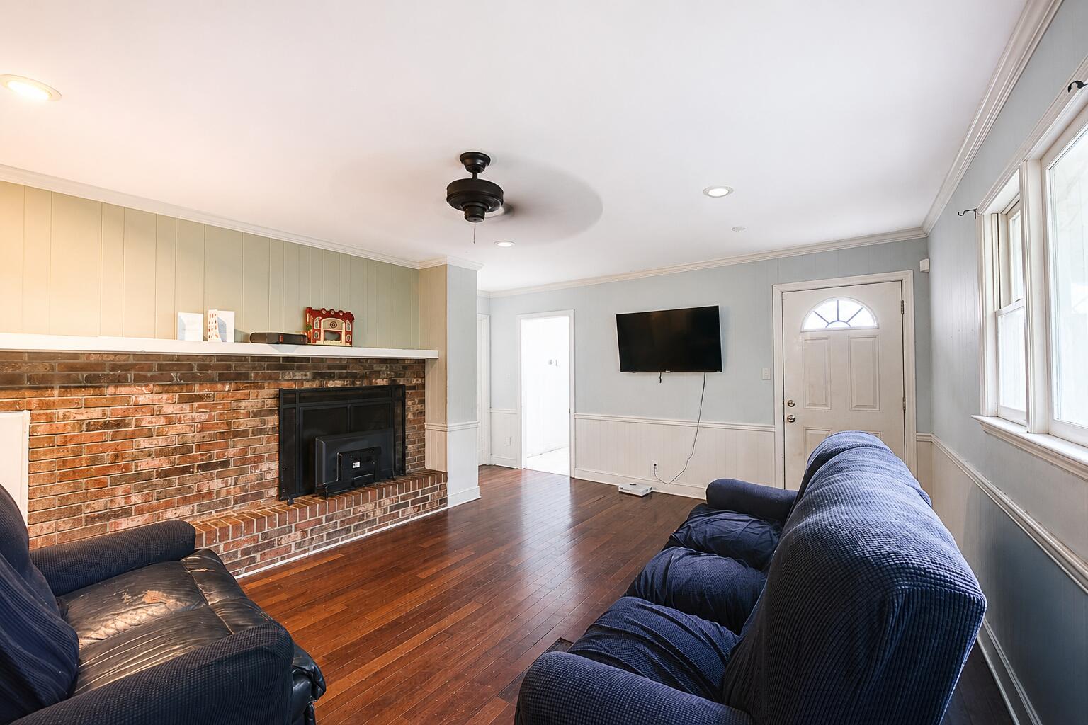 938 Sherwood Circle