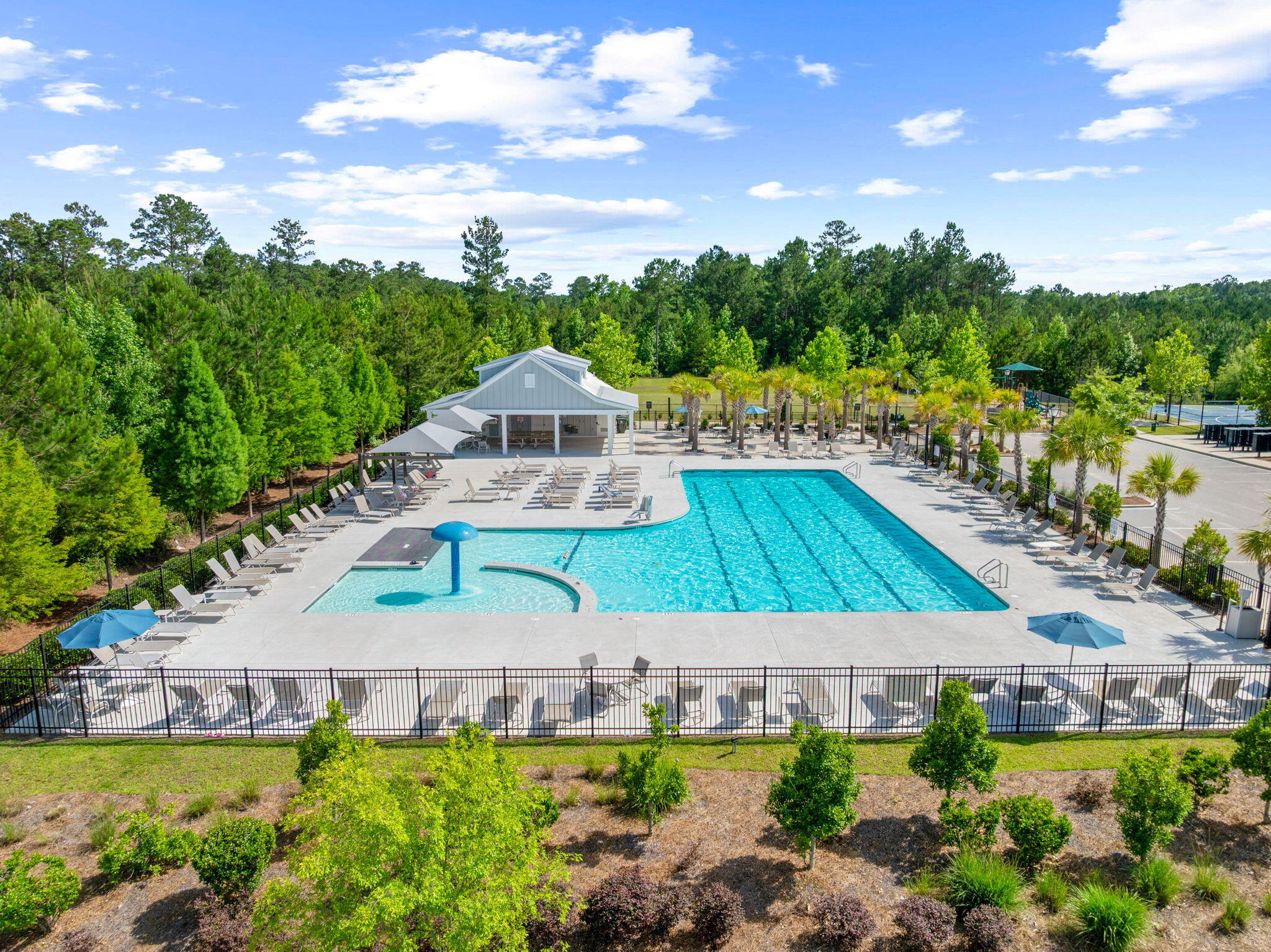 222 W Bradford Pointe Drive