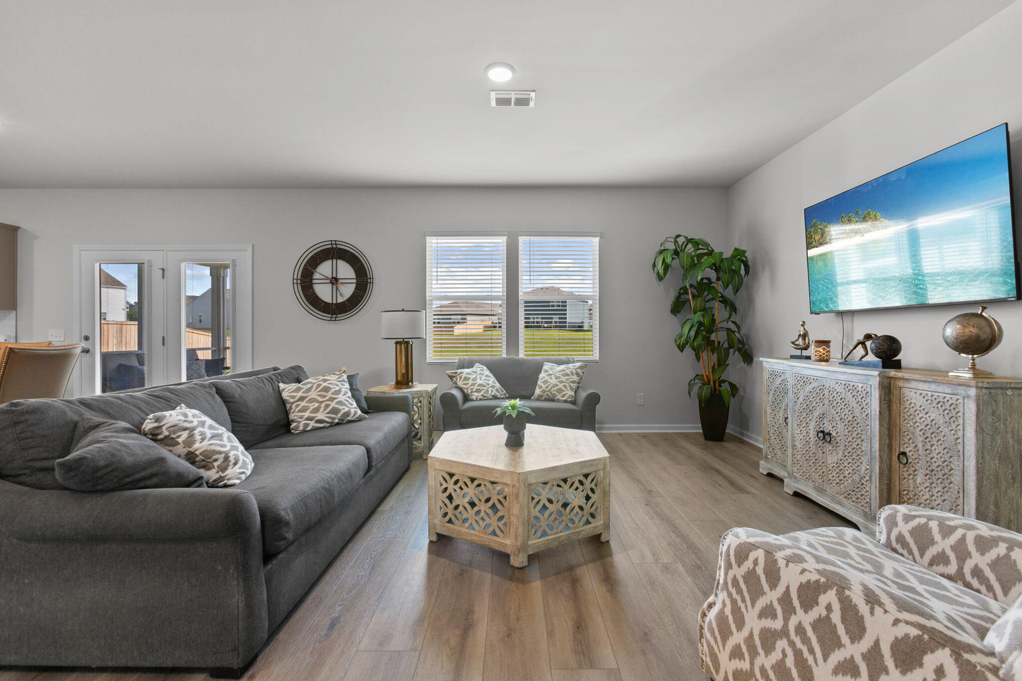 222 W Bradford Pointe Drive