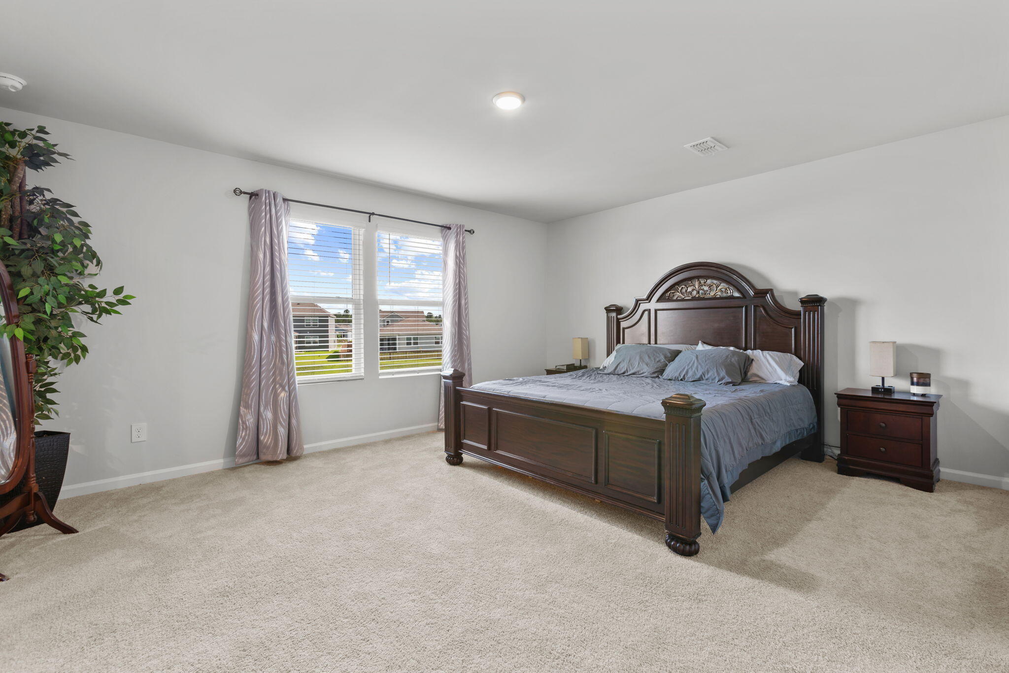 222 W Bradford Pointe Drive
