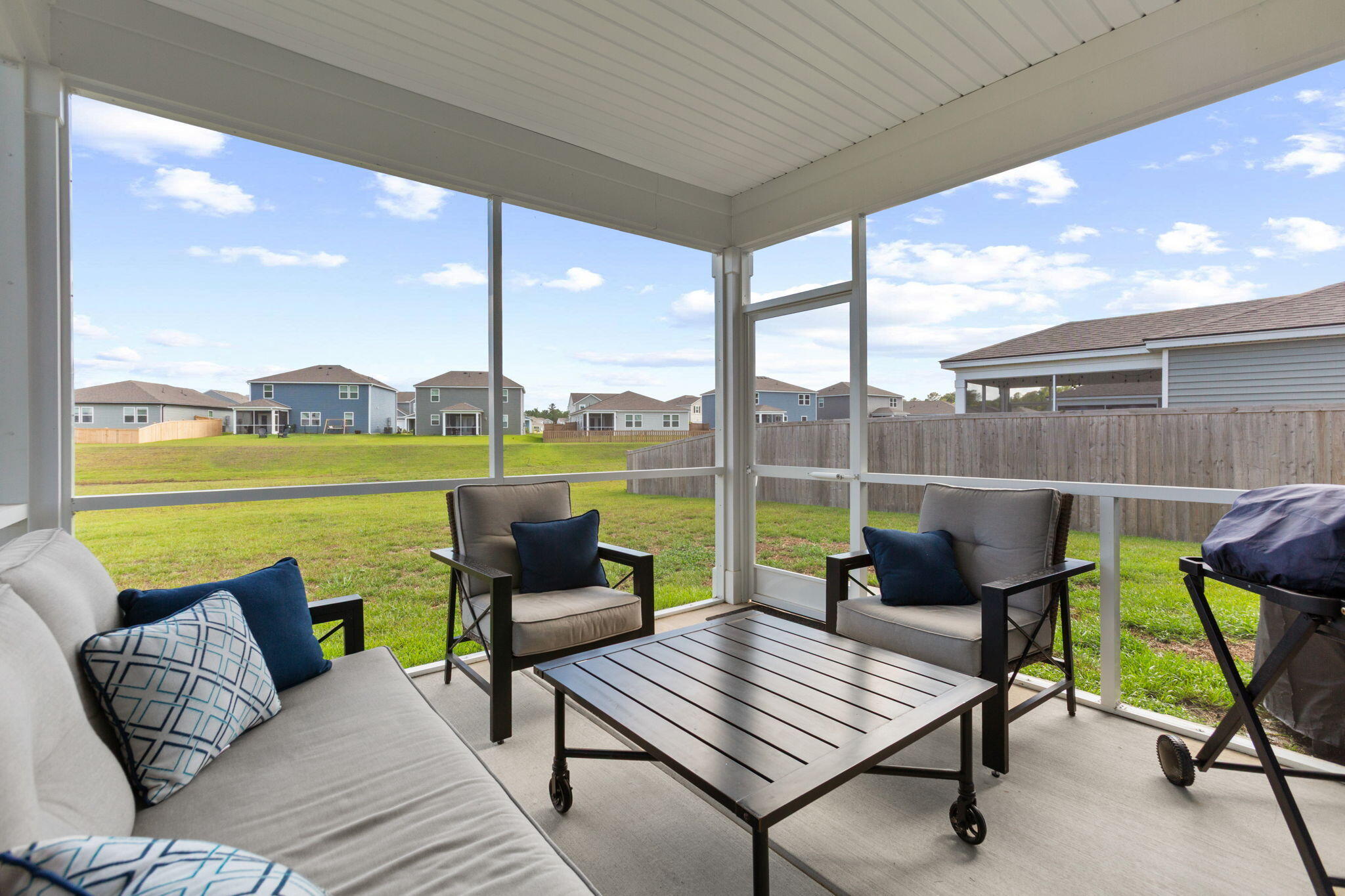 222 W Bradford Pointe Drive