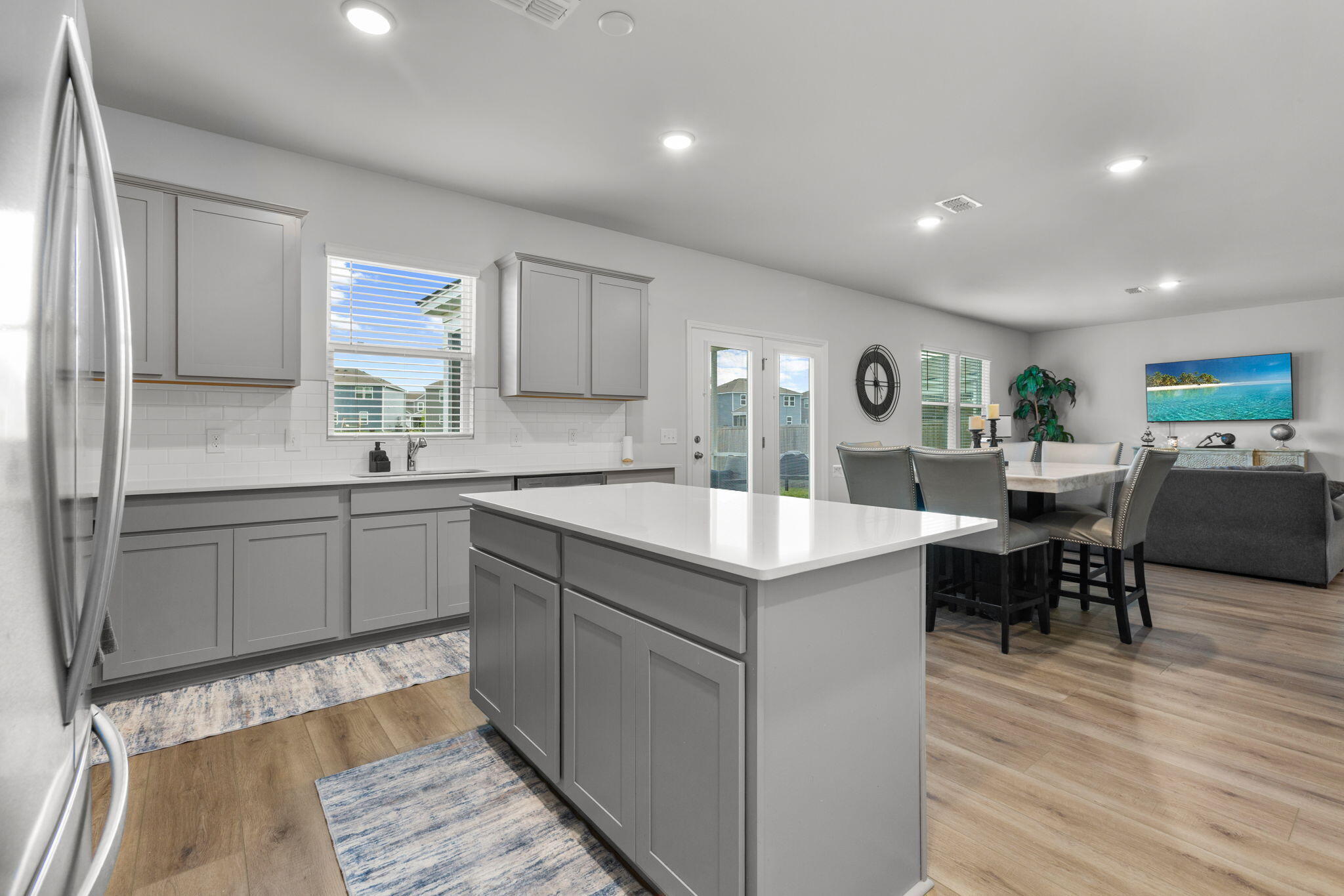 222 W Bradford Pointe Drive