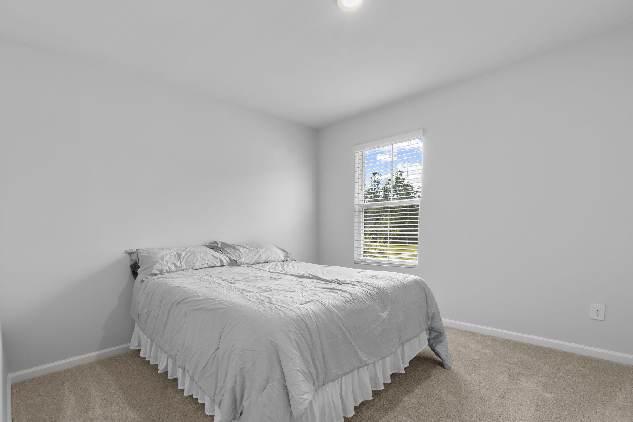 222 W Bradford Pointe Drive