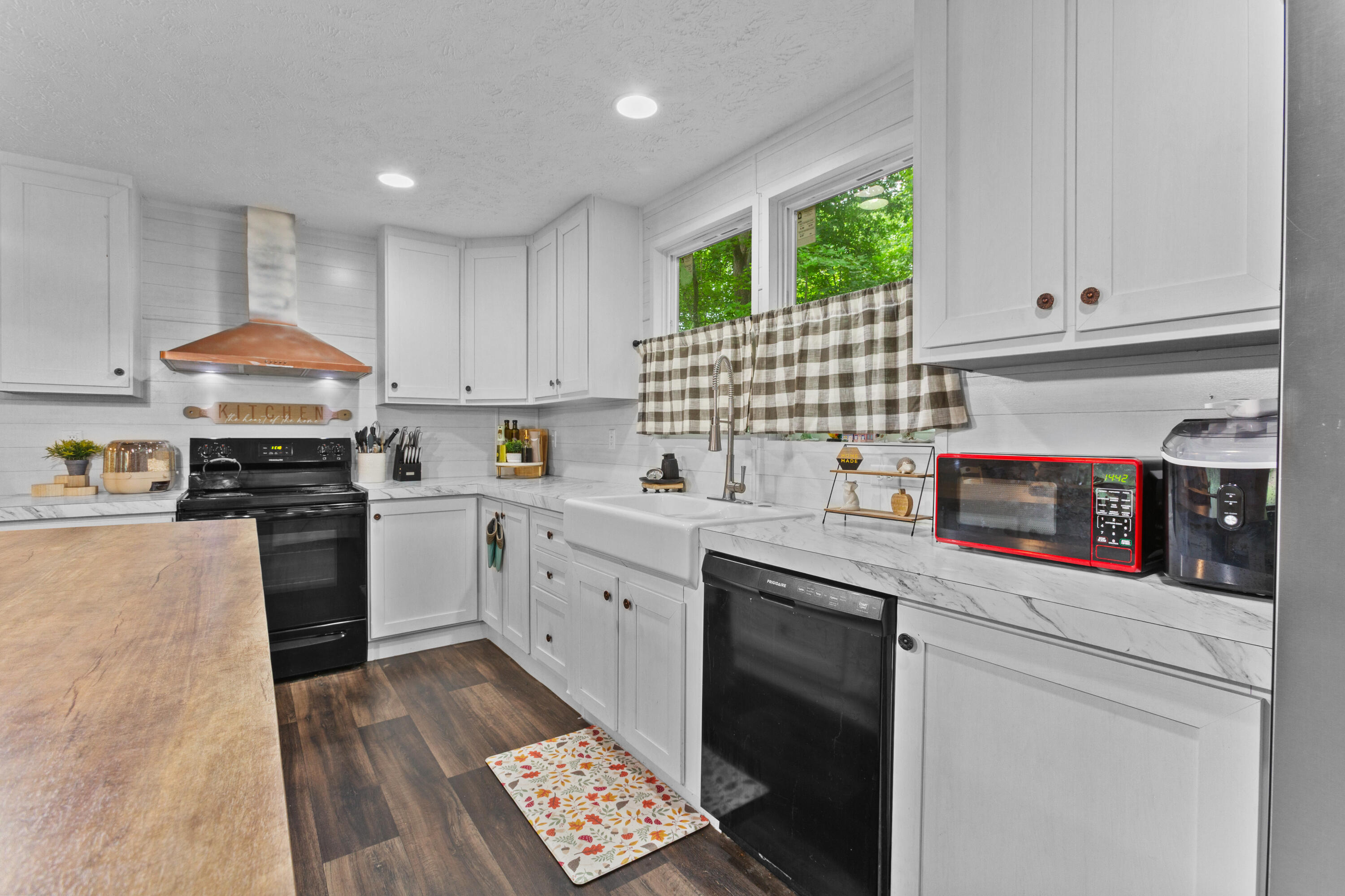 193 Mott Road