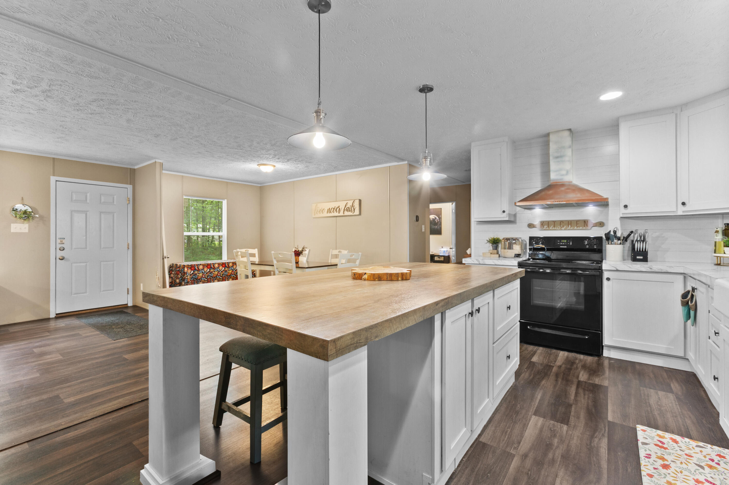 193 Mott Road