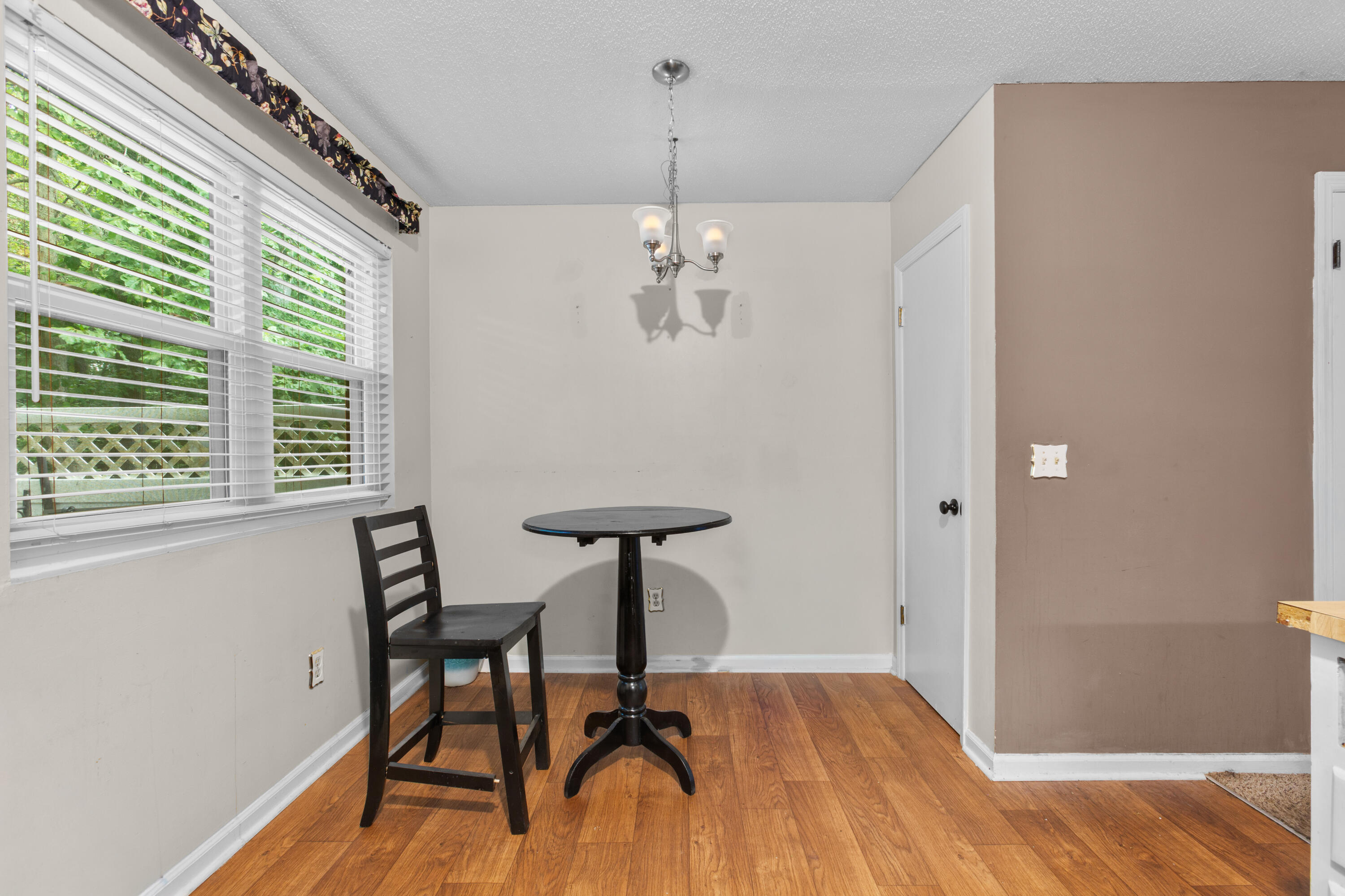 100 Kimeran Lane Apt D