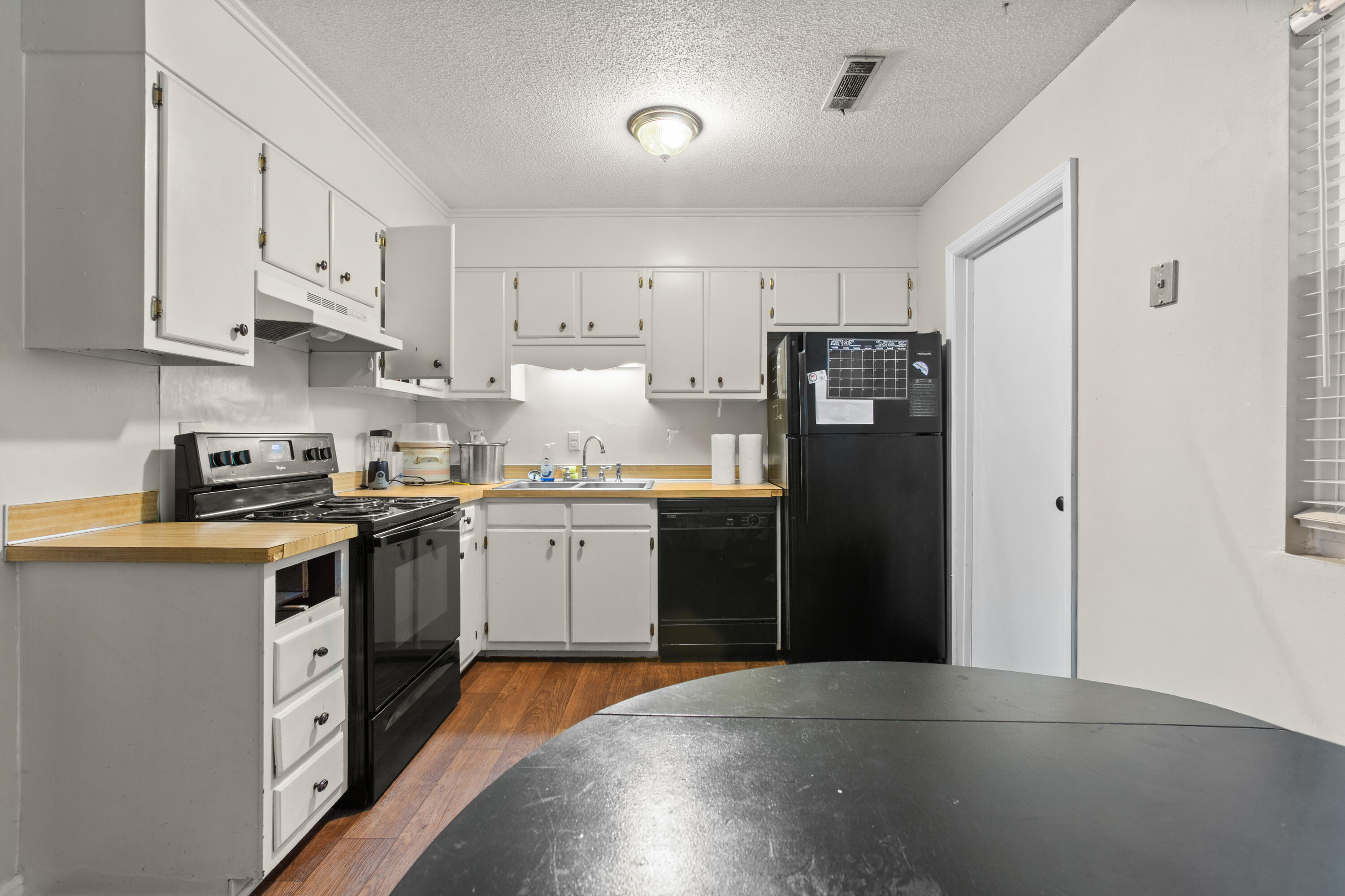 100 Kimeran Lane Apt D