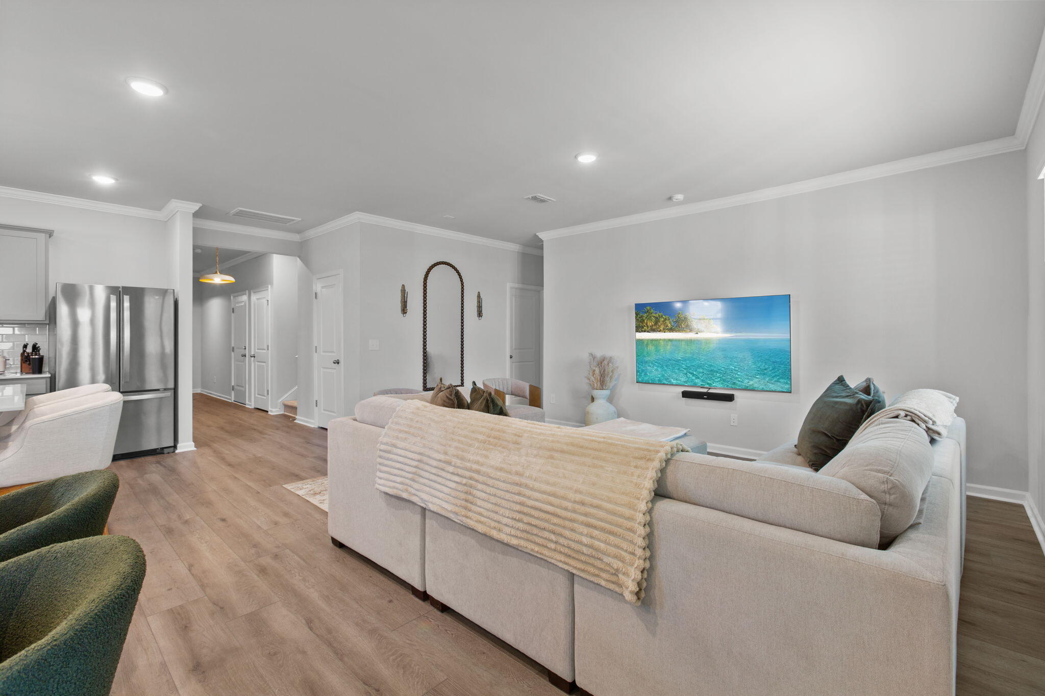 746 Meadowbrook Lane