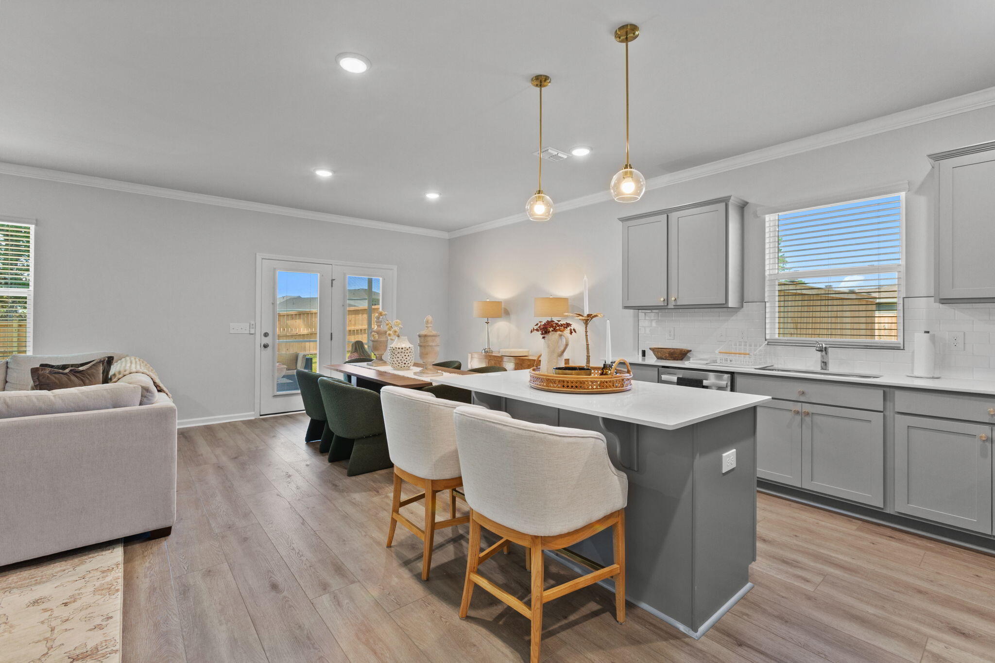 746 Meadowbrook Lane