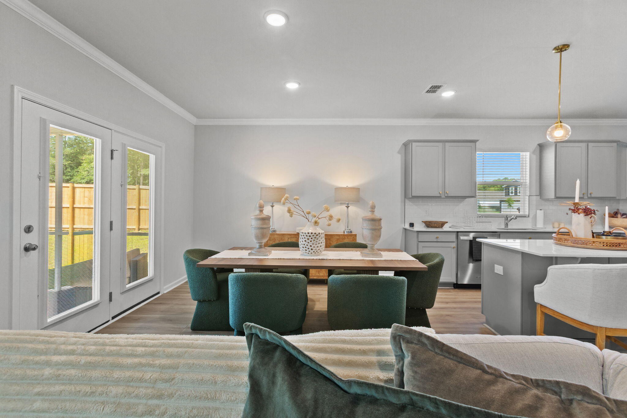 746 Meadowbrook Lane