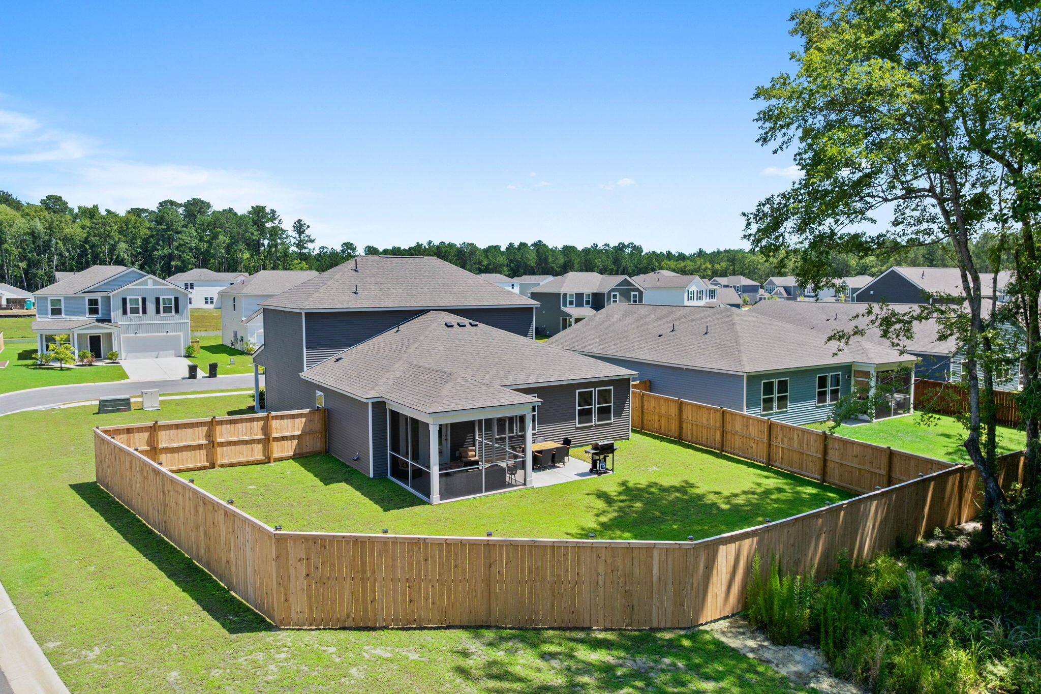 746 Meadowbrook Lane