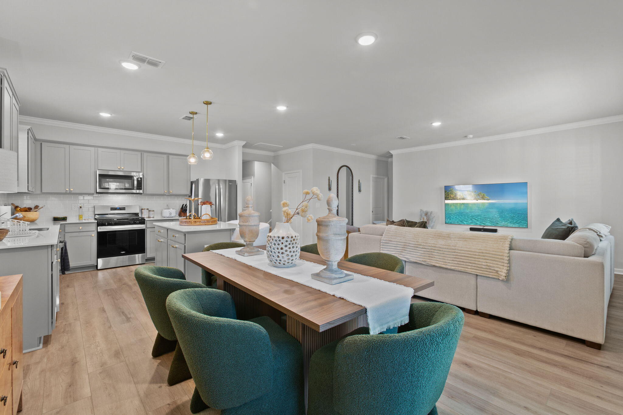 746 Meadowbrook Lane