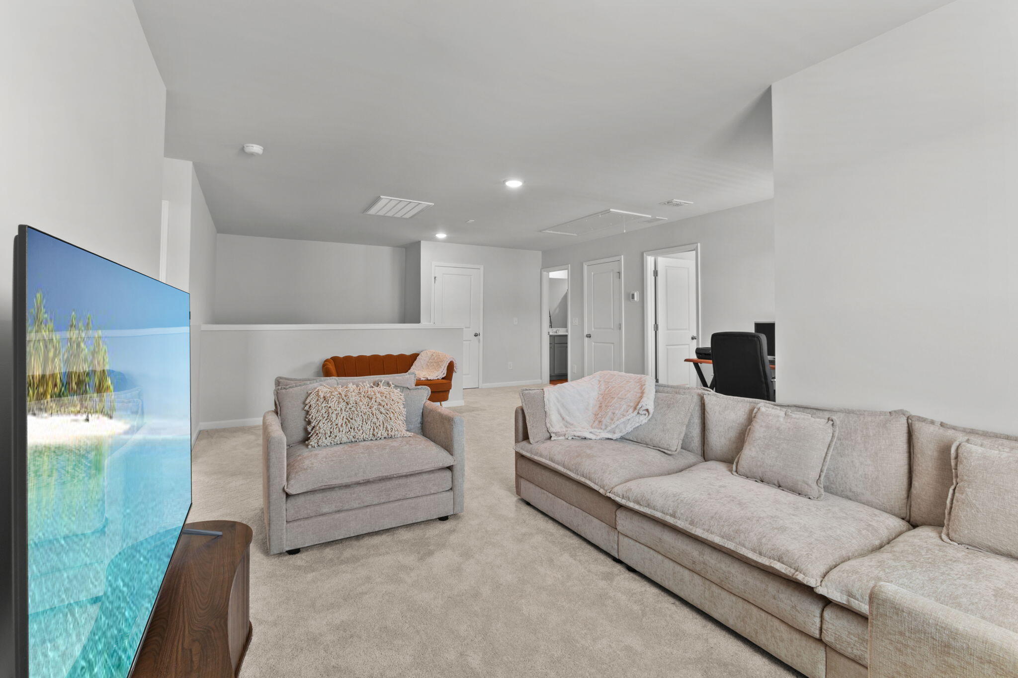 746 Meadowbrook Lane