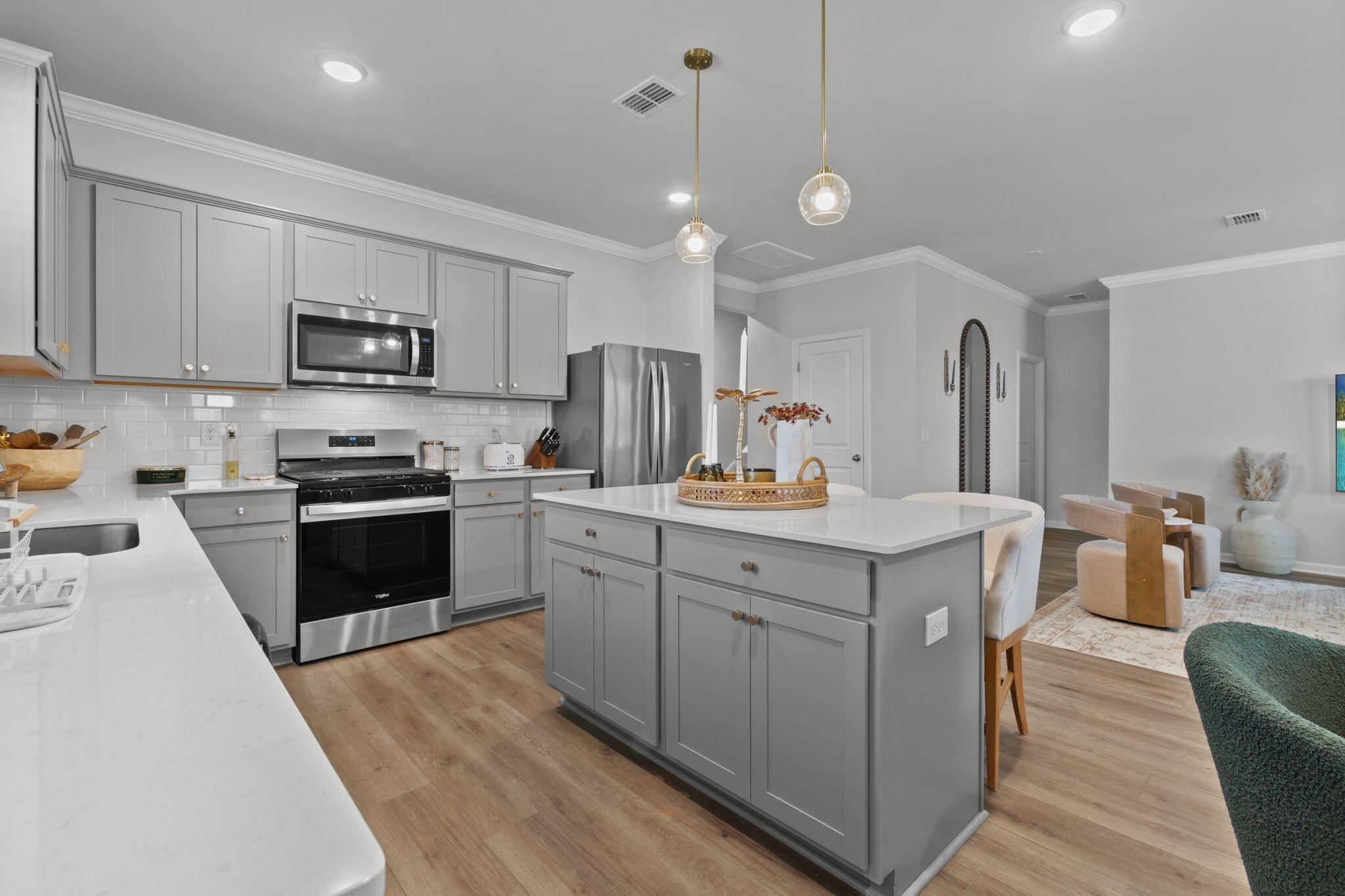 746 Meadowbrook Lane