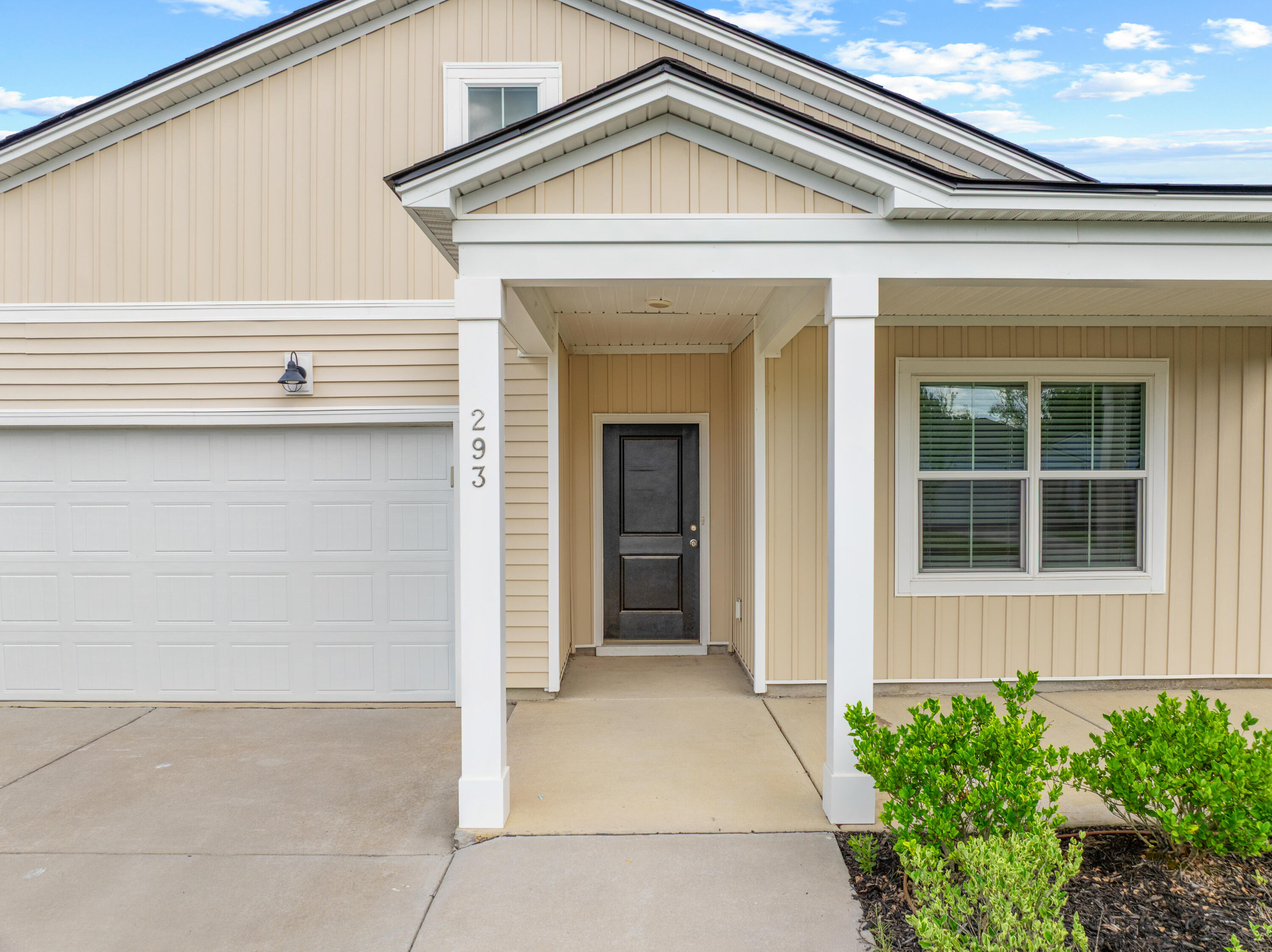 293 W Bradford Pointe Drive