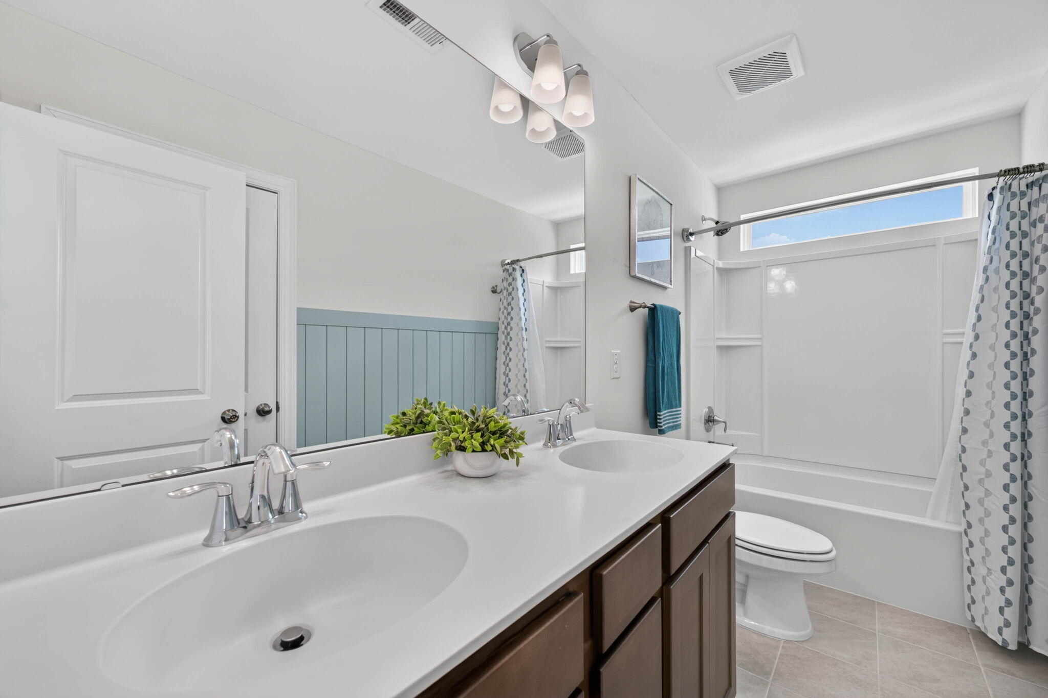 409 Topsail Court