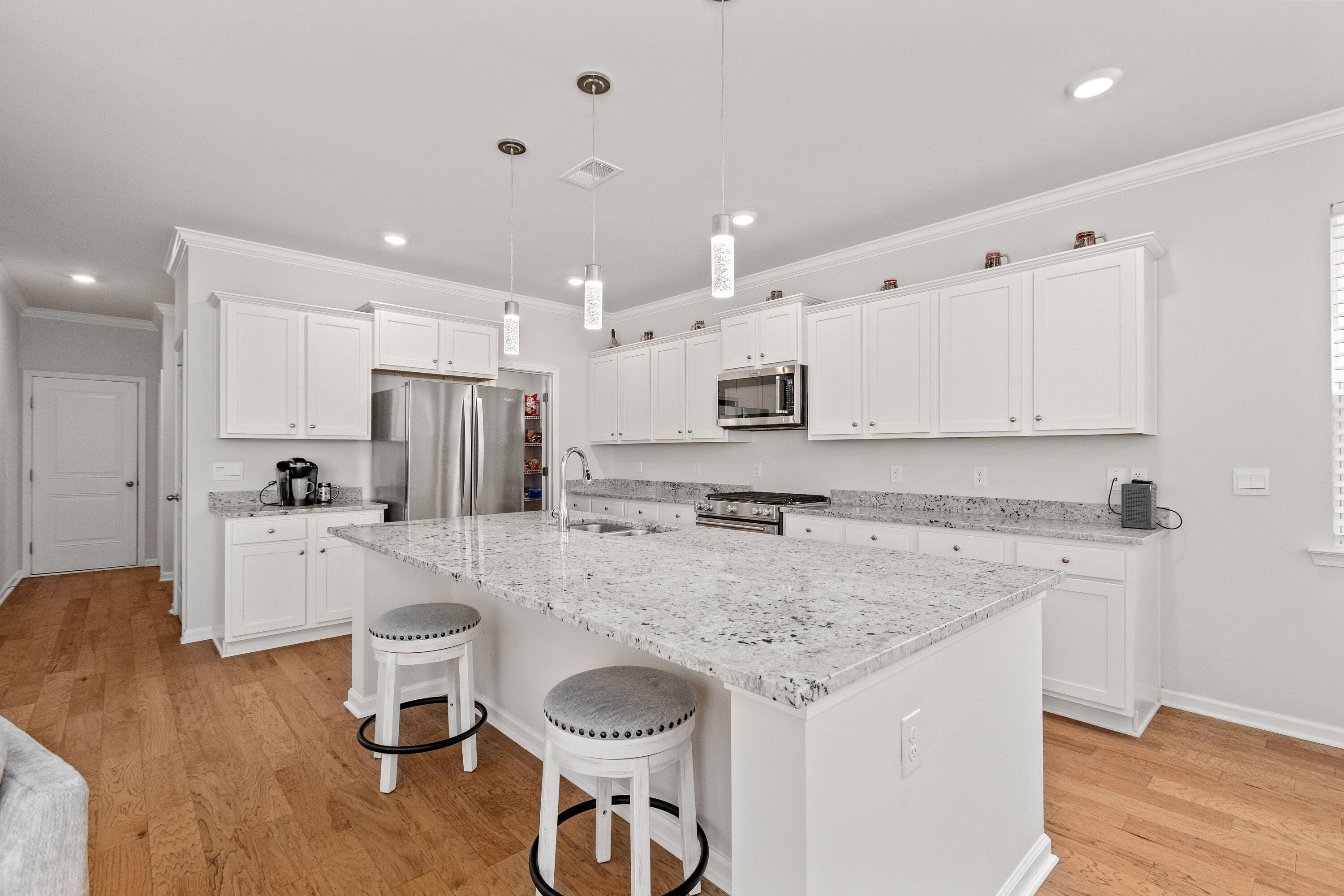 526 Oak View Way