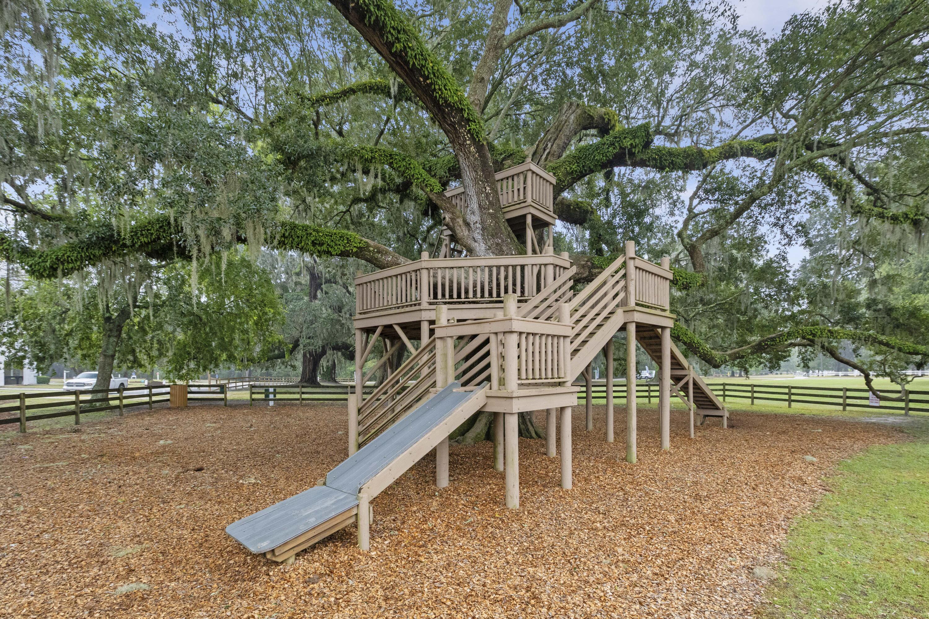526 Oak View Way