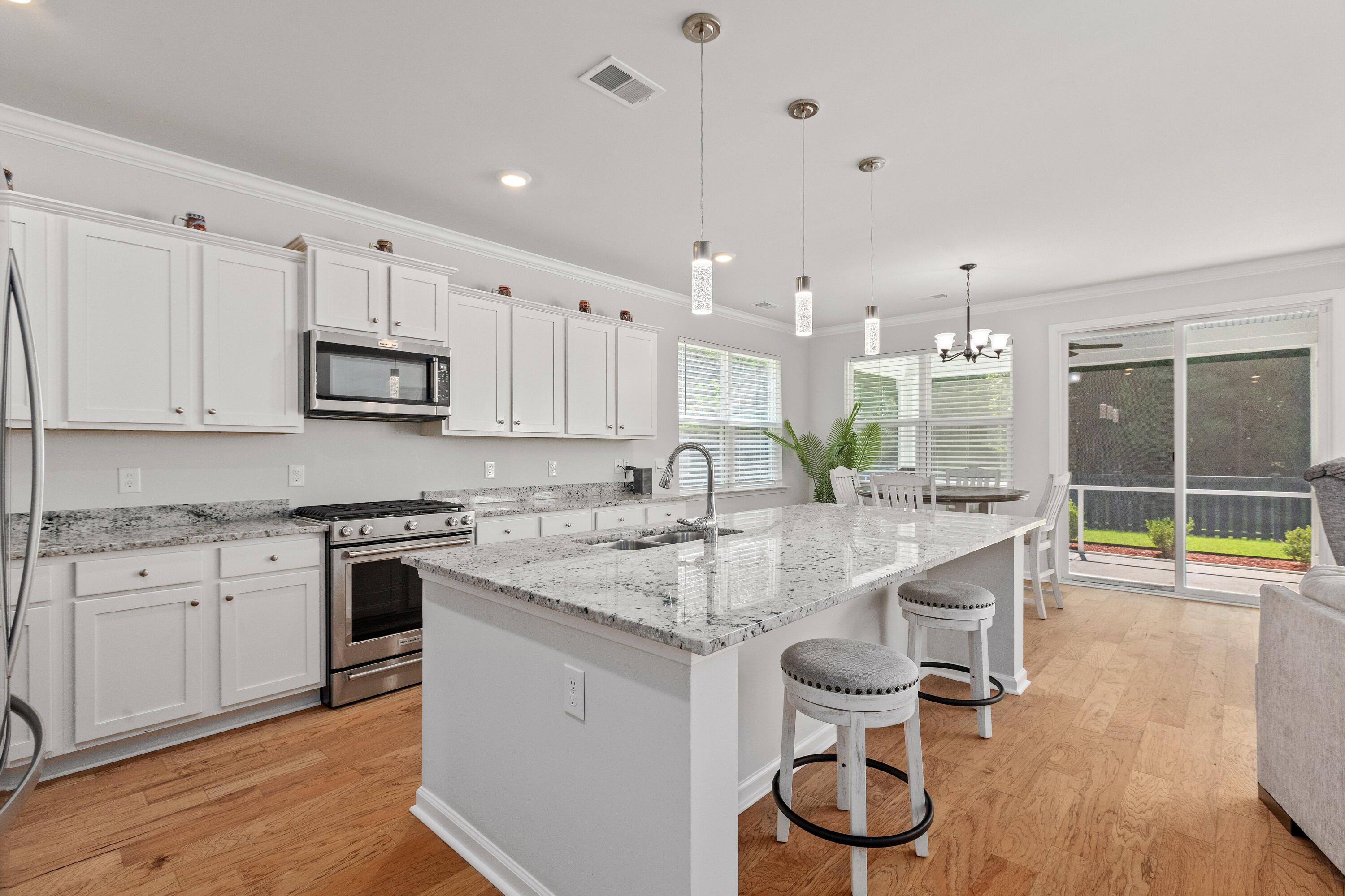 526 Oak View Way