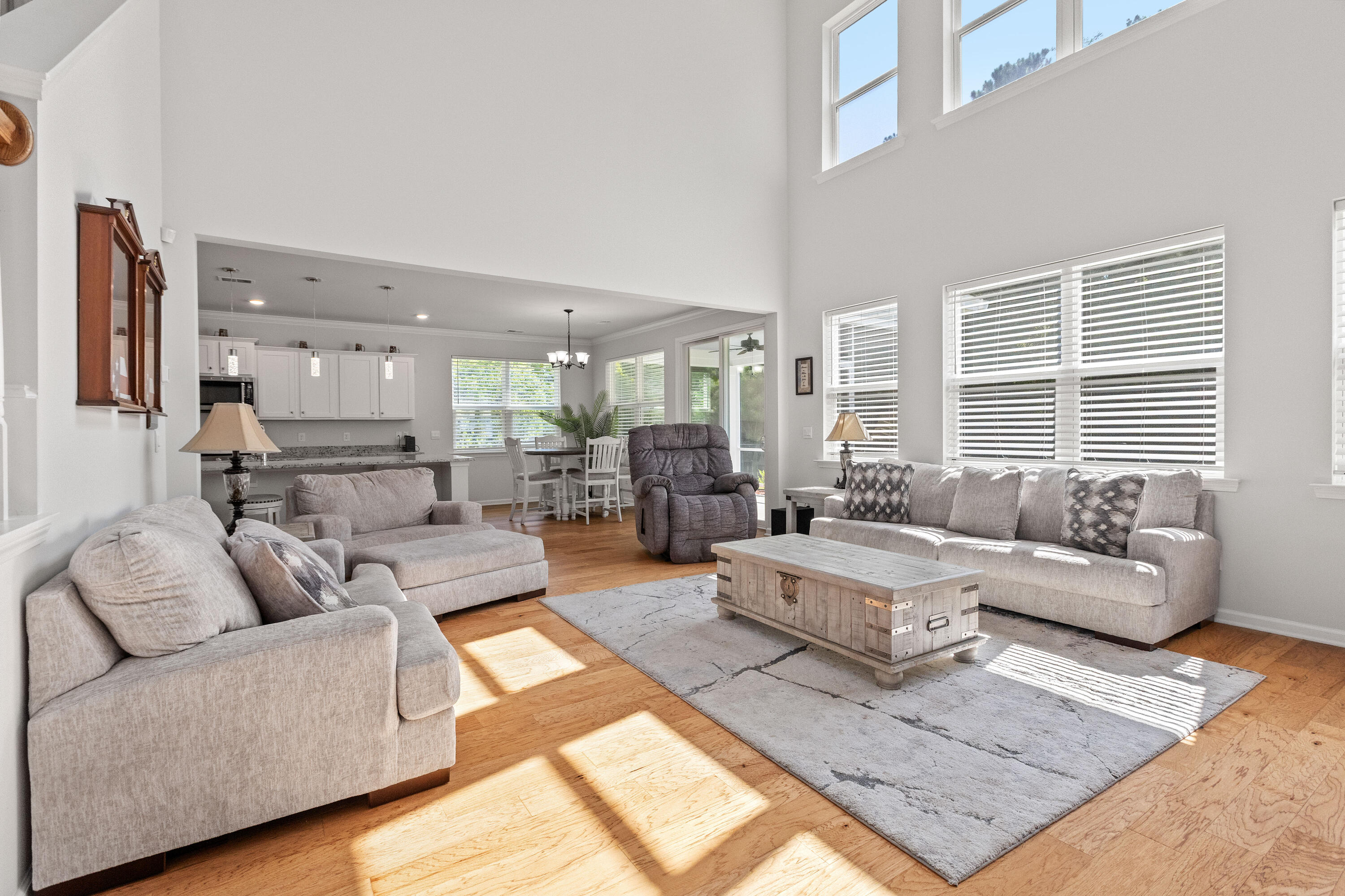 526 Oak View Way