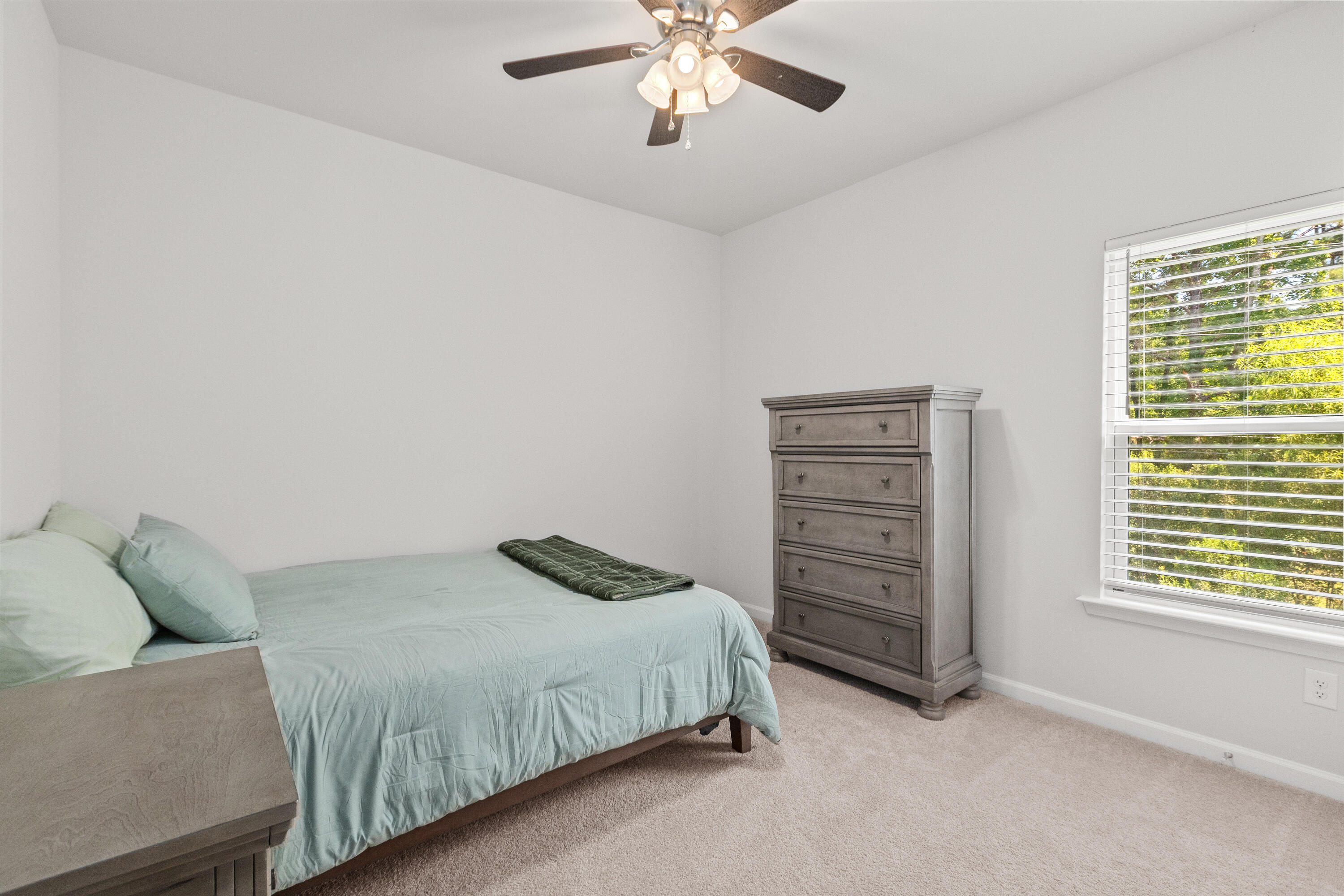 526 Oak View Way