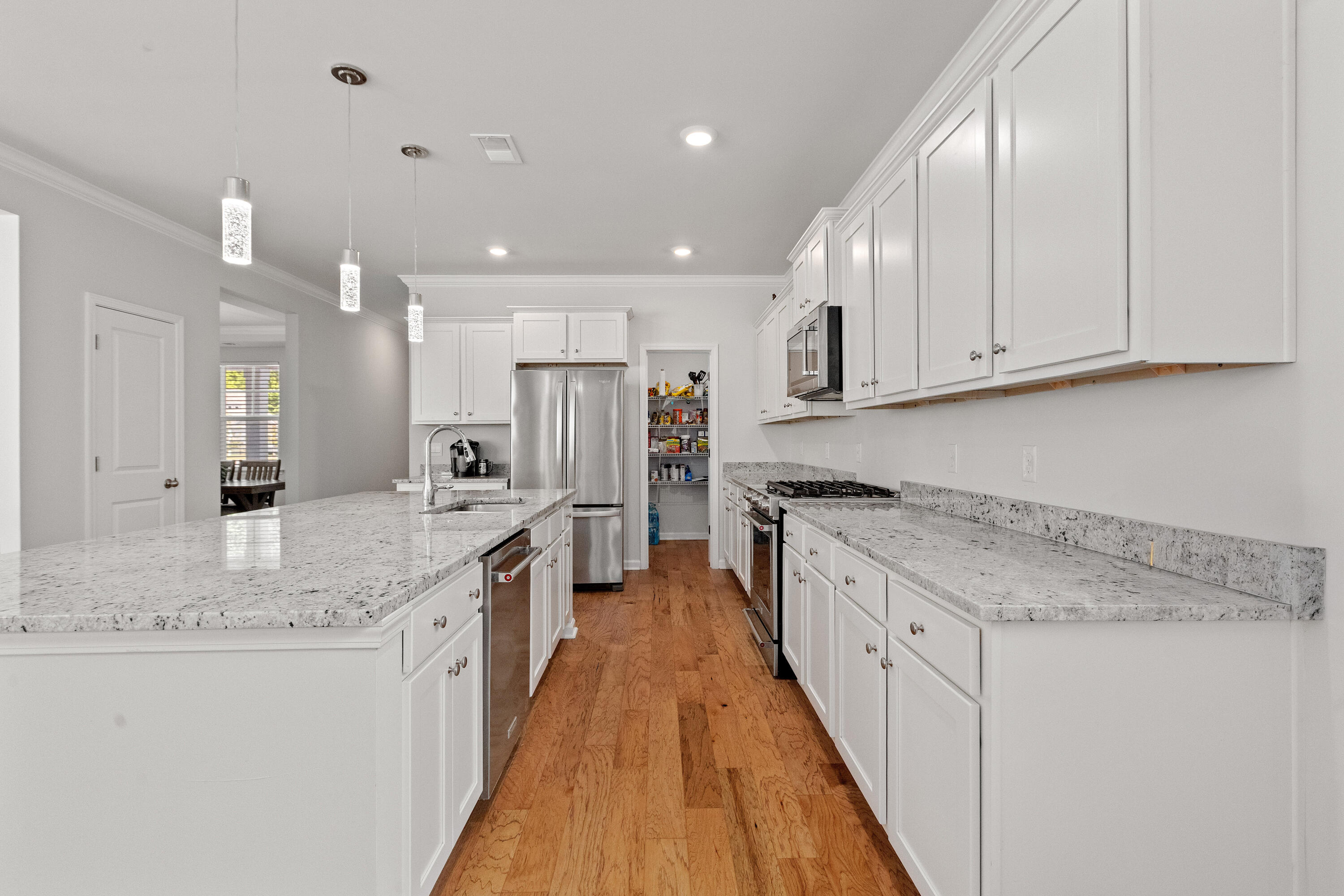 526 Oak View Way