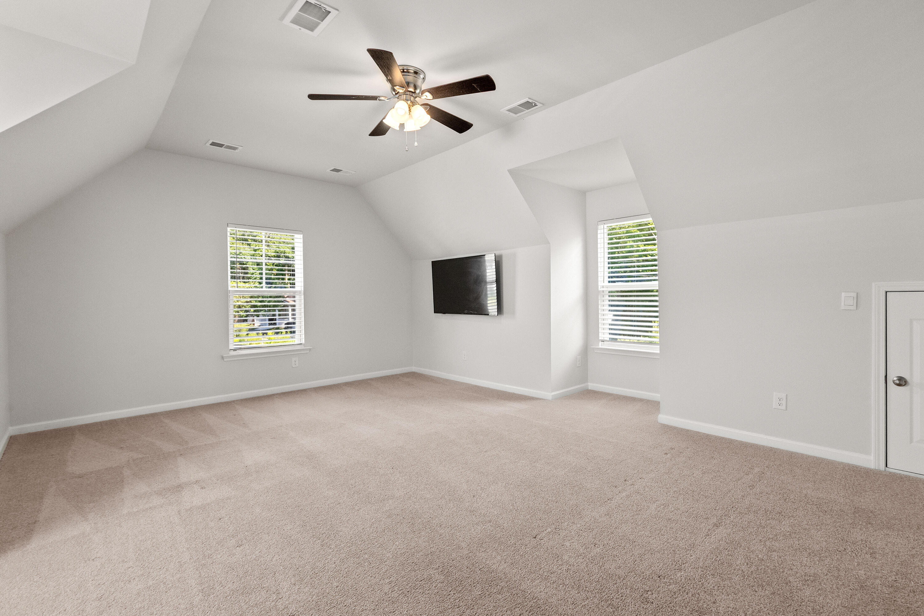 526 Oak View Way