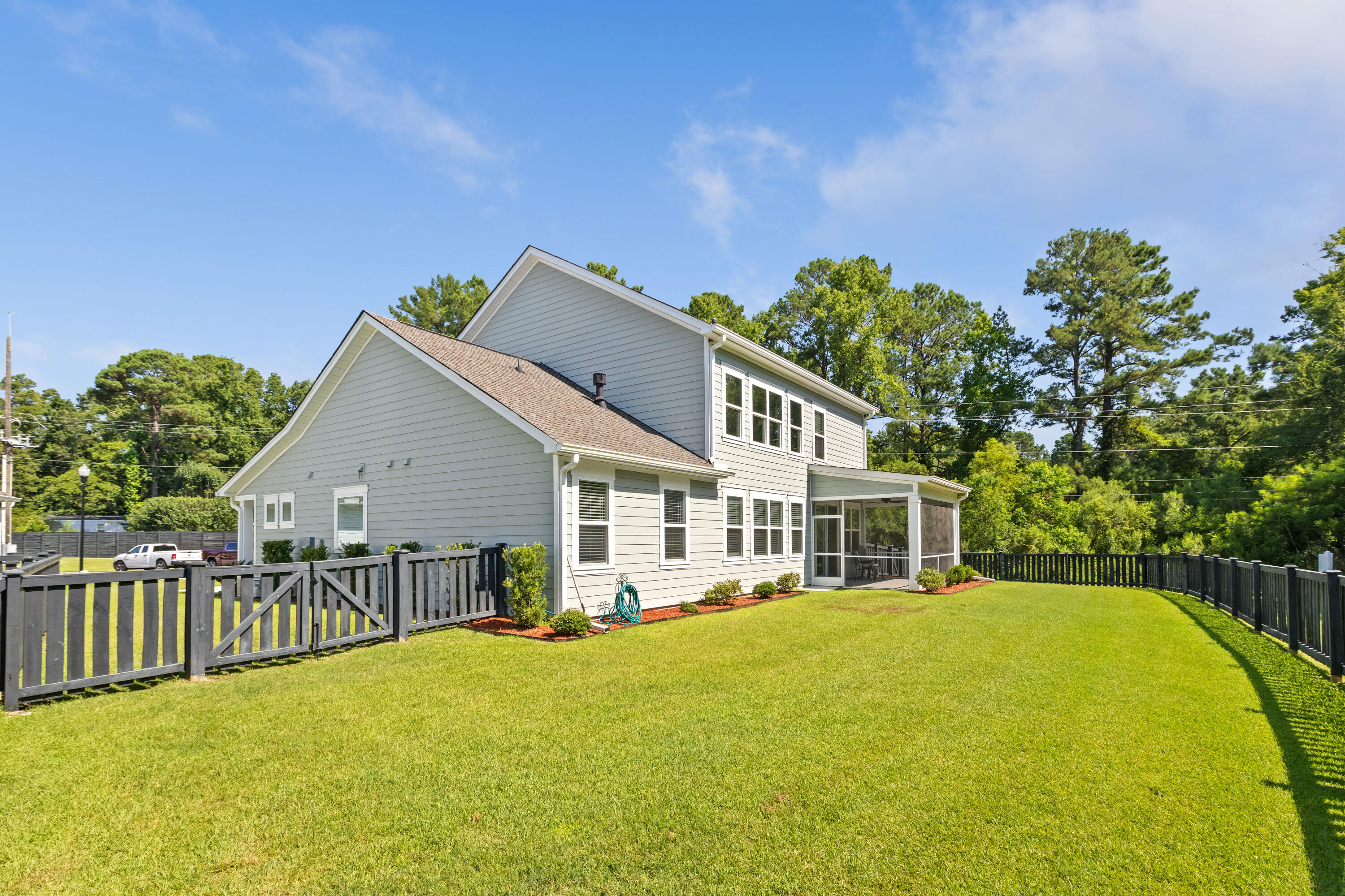 526 Oak View Way