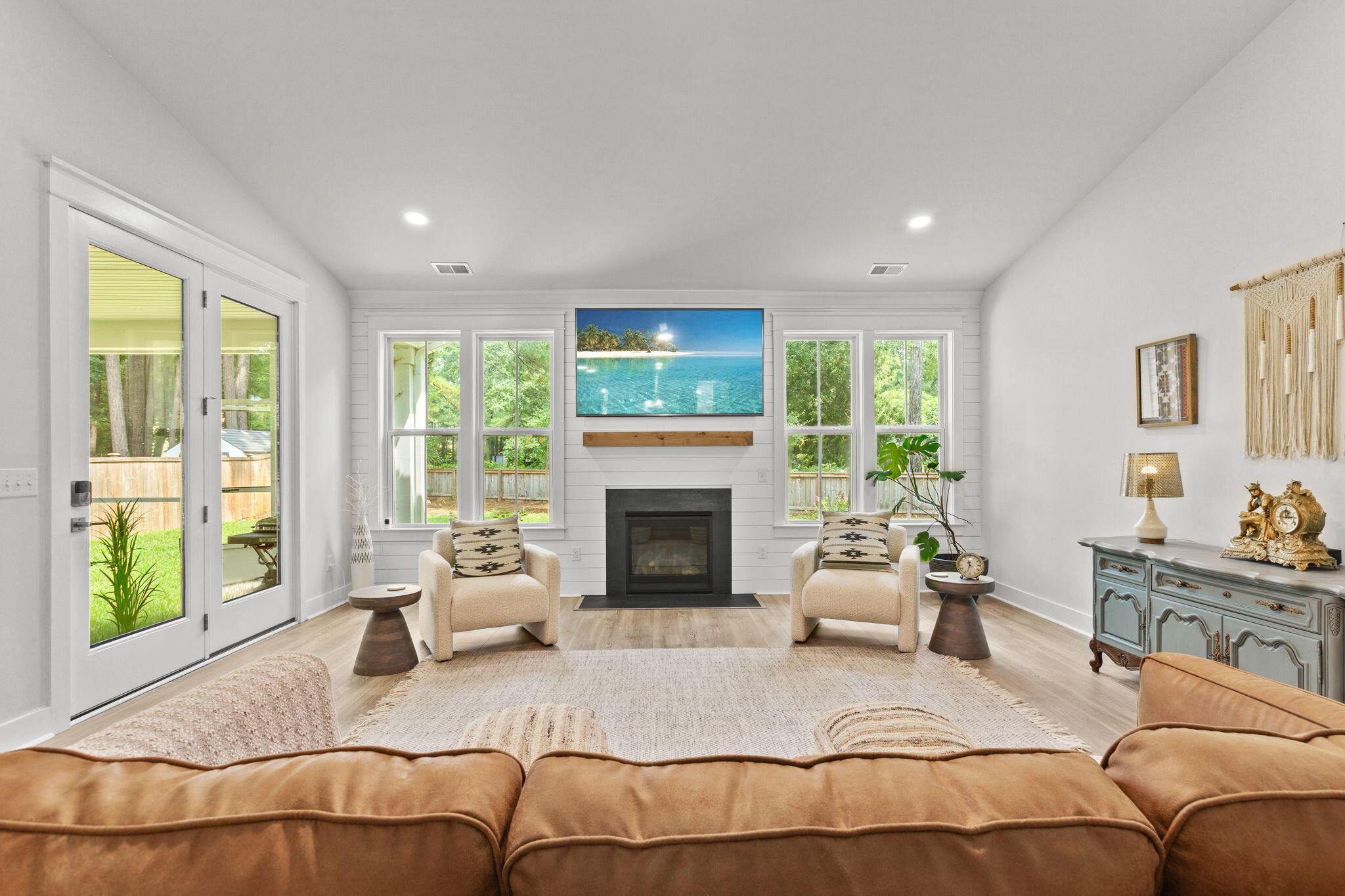 727 Hodge Road