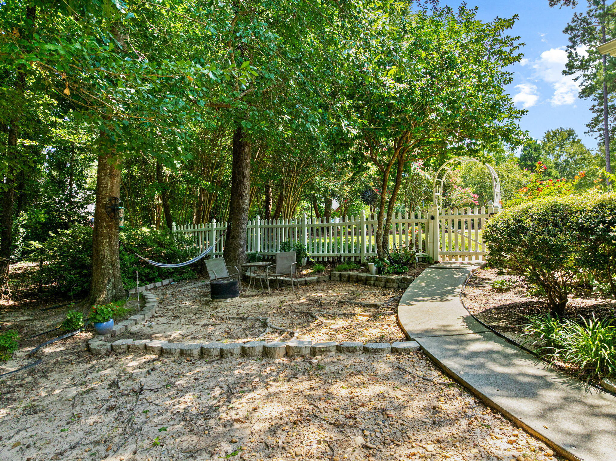 50 Edens Lane