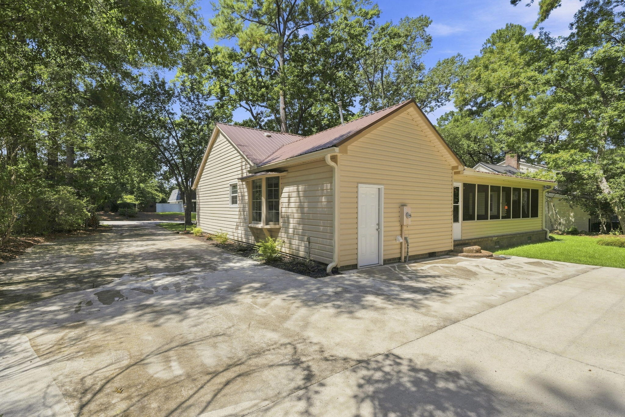 219 Shaftesbury Lane