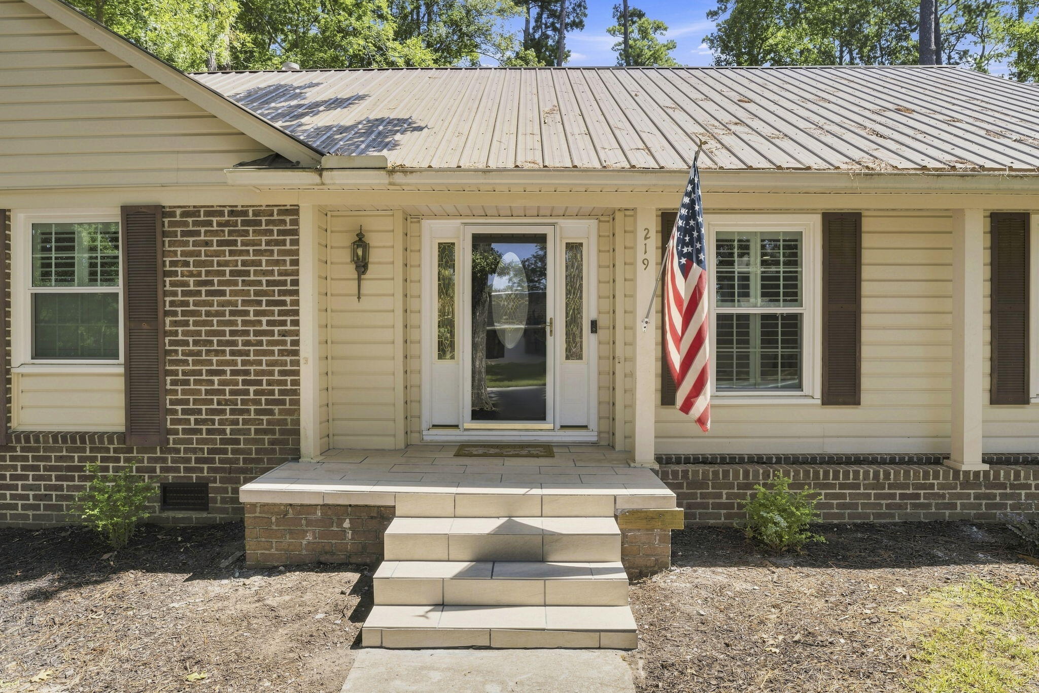 219 Shaftesbury Lane
