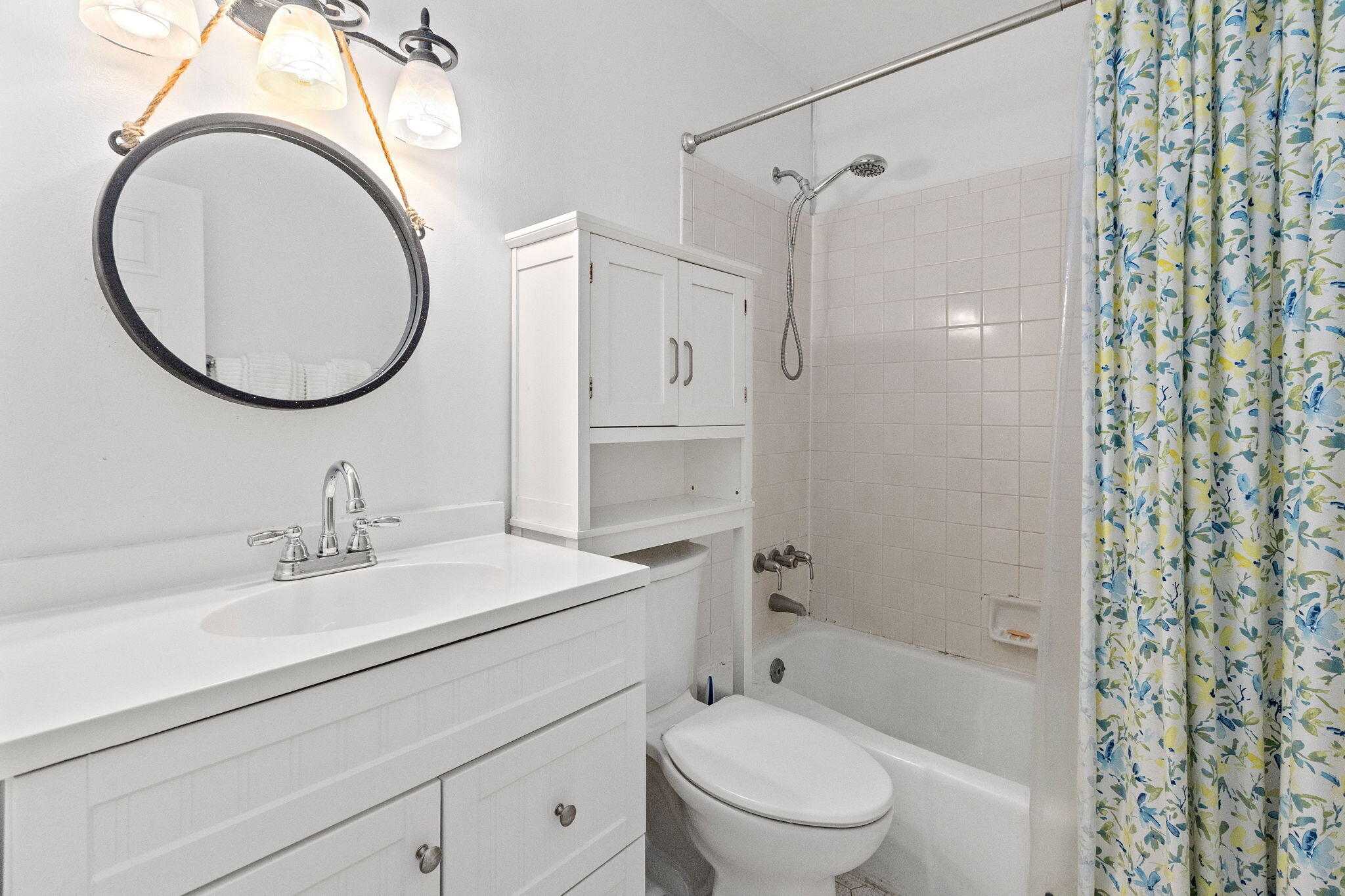 105 W Walnut Circle