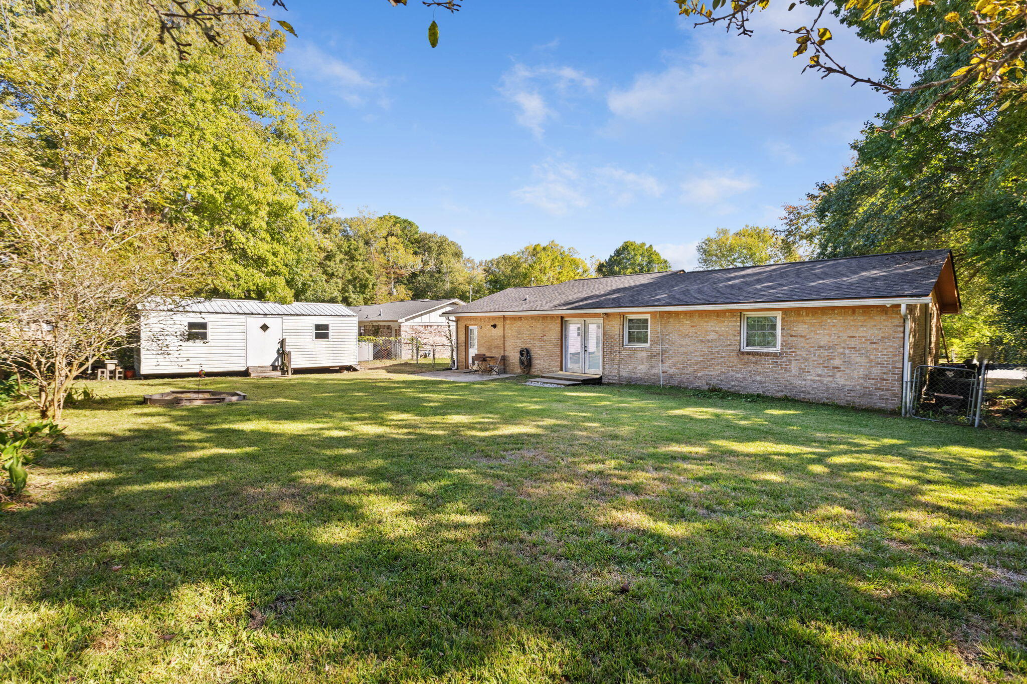 105 W Walnut Circle
