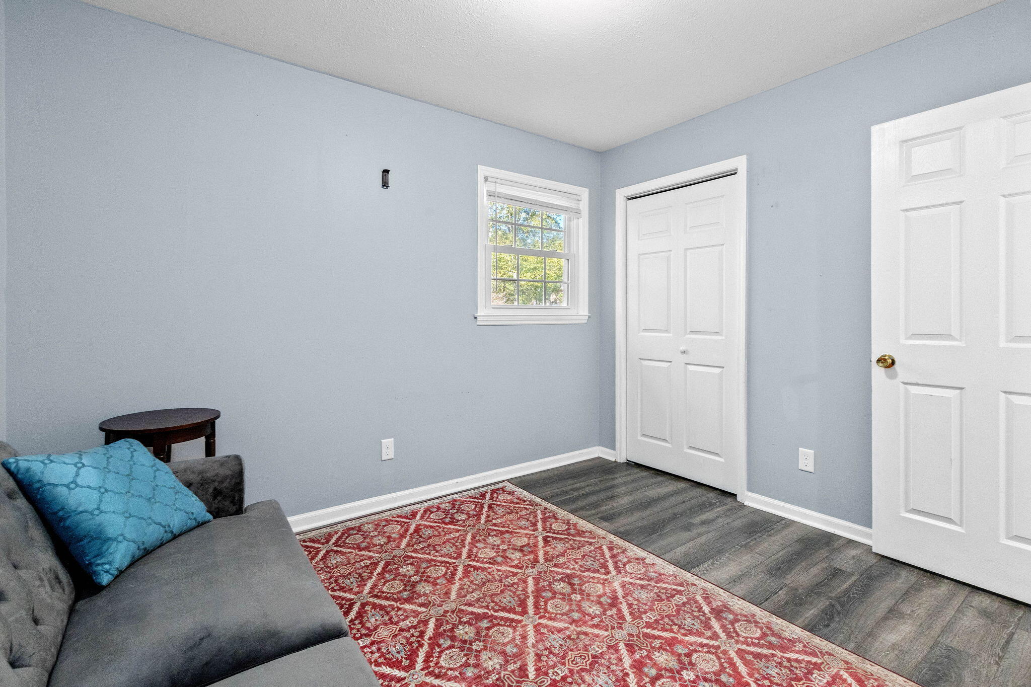 105 W Walnut Circle